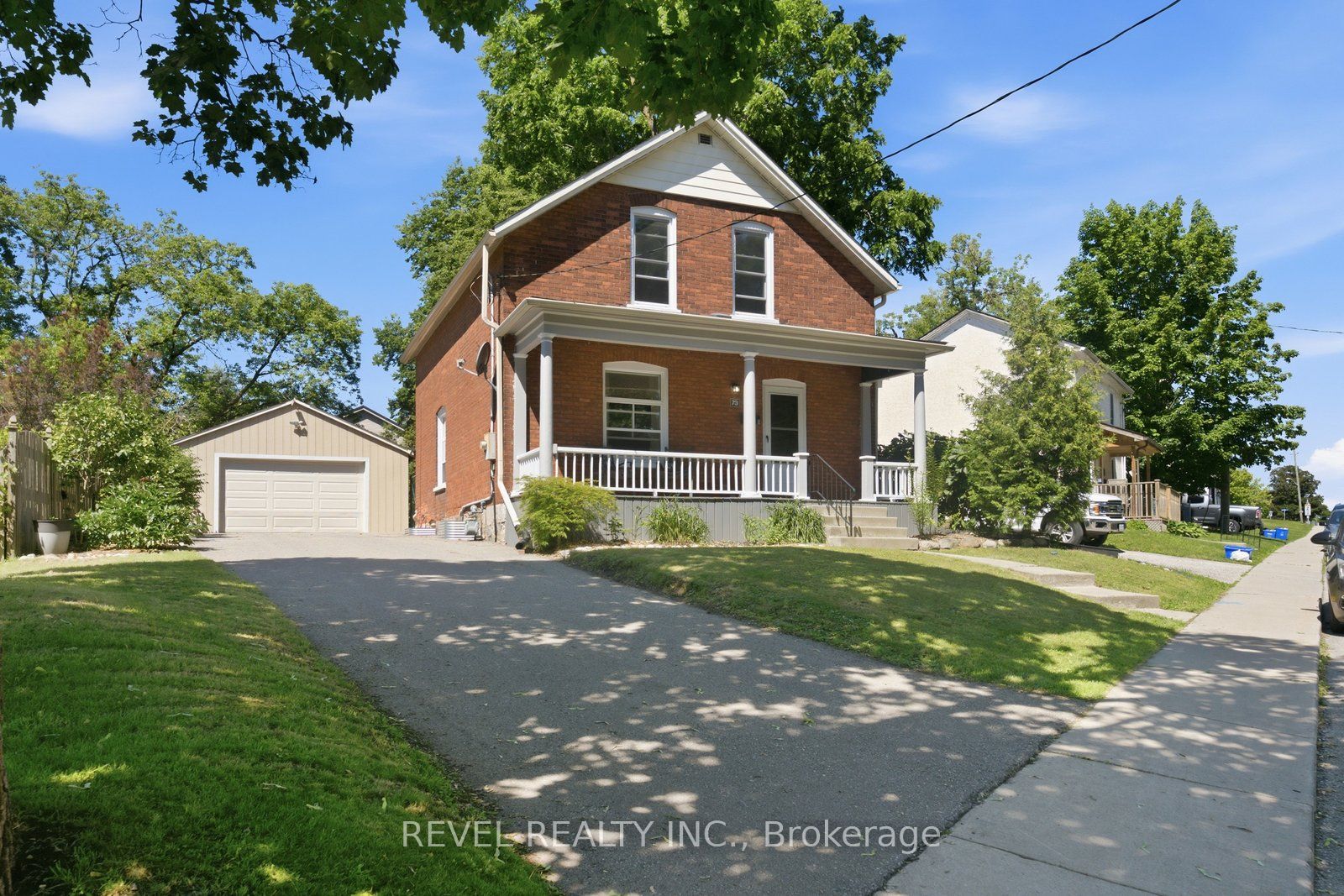 73 Grand River Street S, Brant, ON N3L 2B5 photo 2