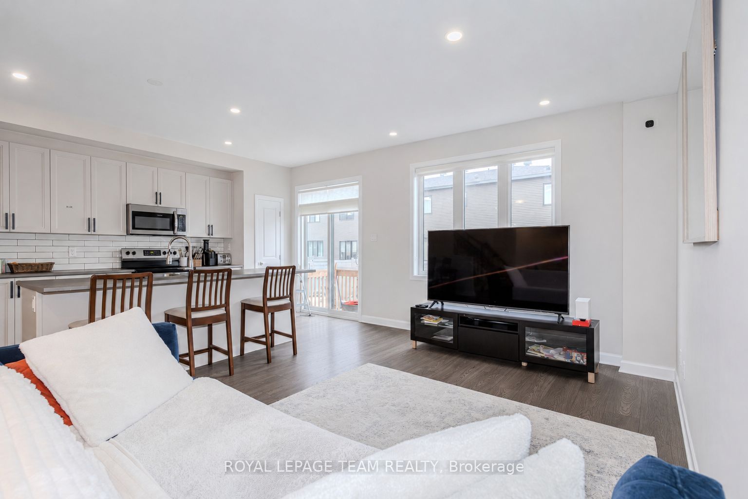 2004 Caltra Crescent, Barrhaven, ON K2J 6V4 photo 5