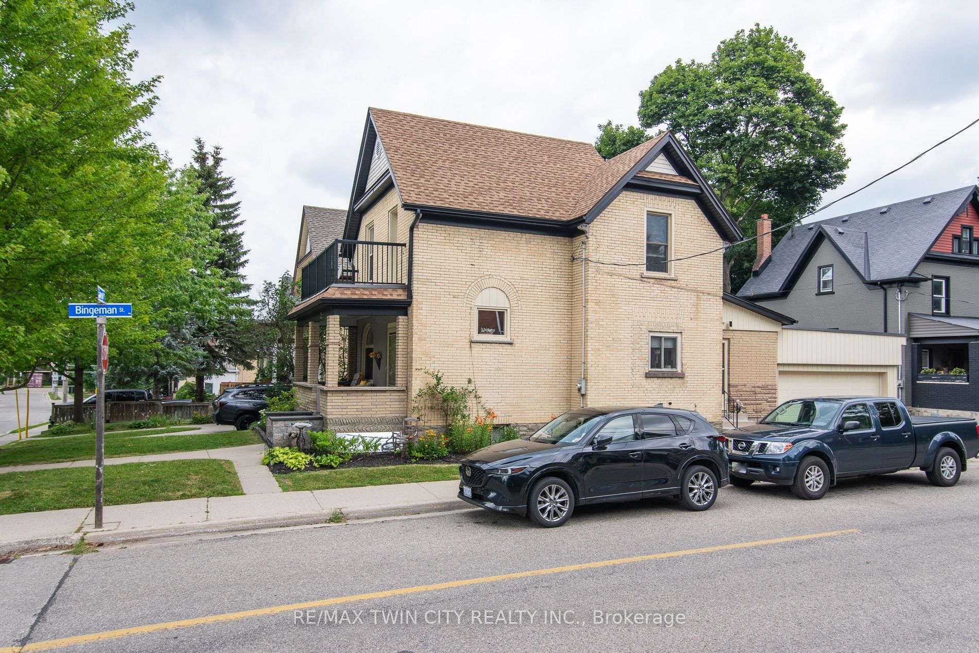 32 Samuel Street, Kitchener, ON N2H 1P1 photo 2