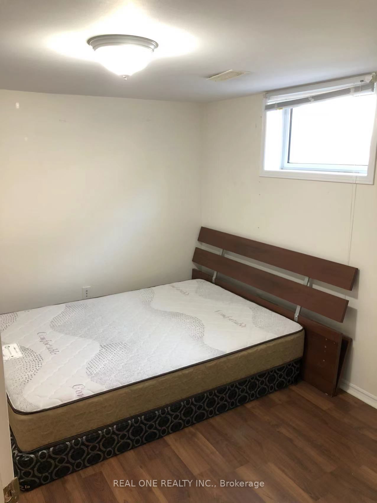 92 Binkley Crescent W Basement Room, Hamilton, ON L8S 3L1 photo 4