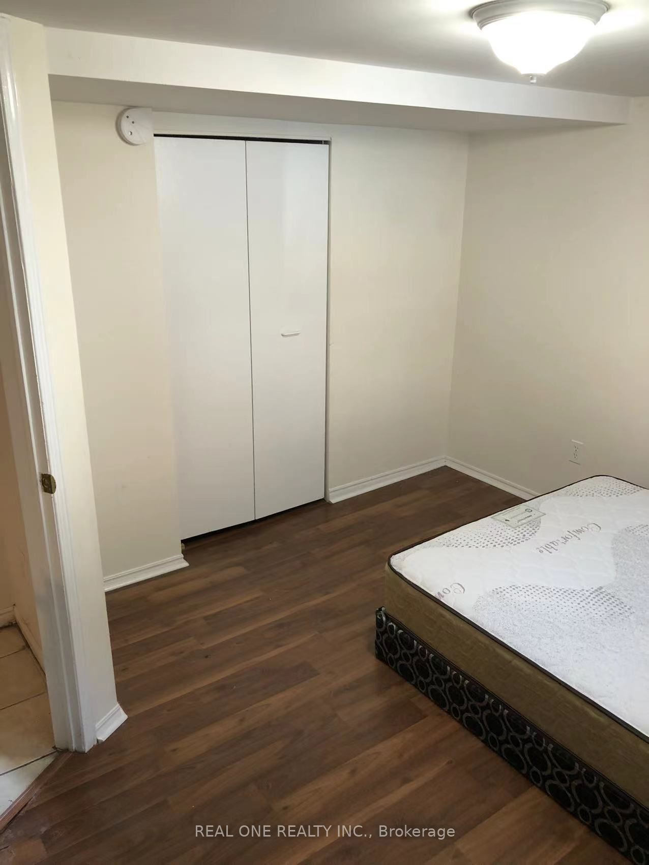 92 Binkley Crescent W Basement Room, Hamilton, ON L8S 3L1 photo 5