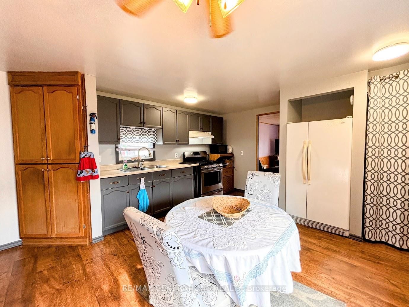 24 Jackson Crescent, Marathon, ON P0T 2E0 photo 2