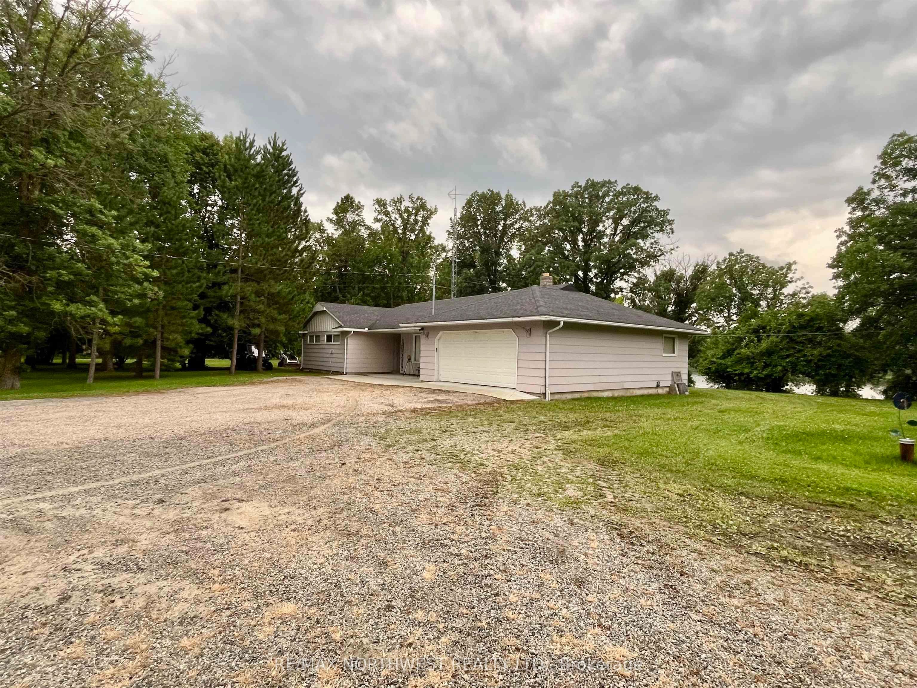 986 HWY 11, Dawson, ON P0W 1K0 photo 5