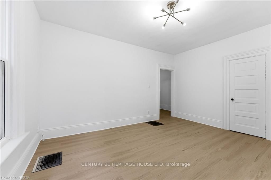 176 Darling Street 1, Brantford, ON N3S 3W6 photo 4