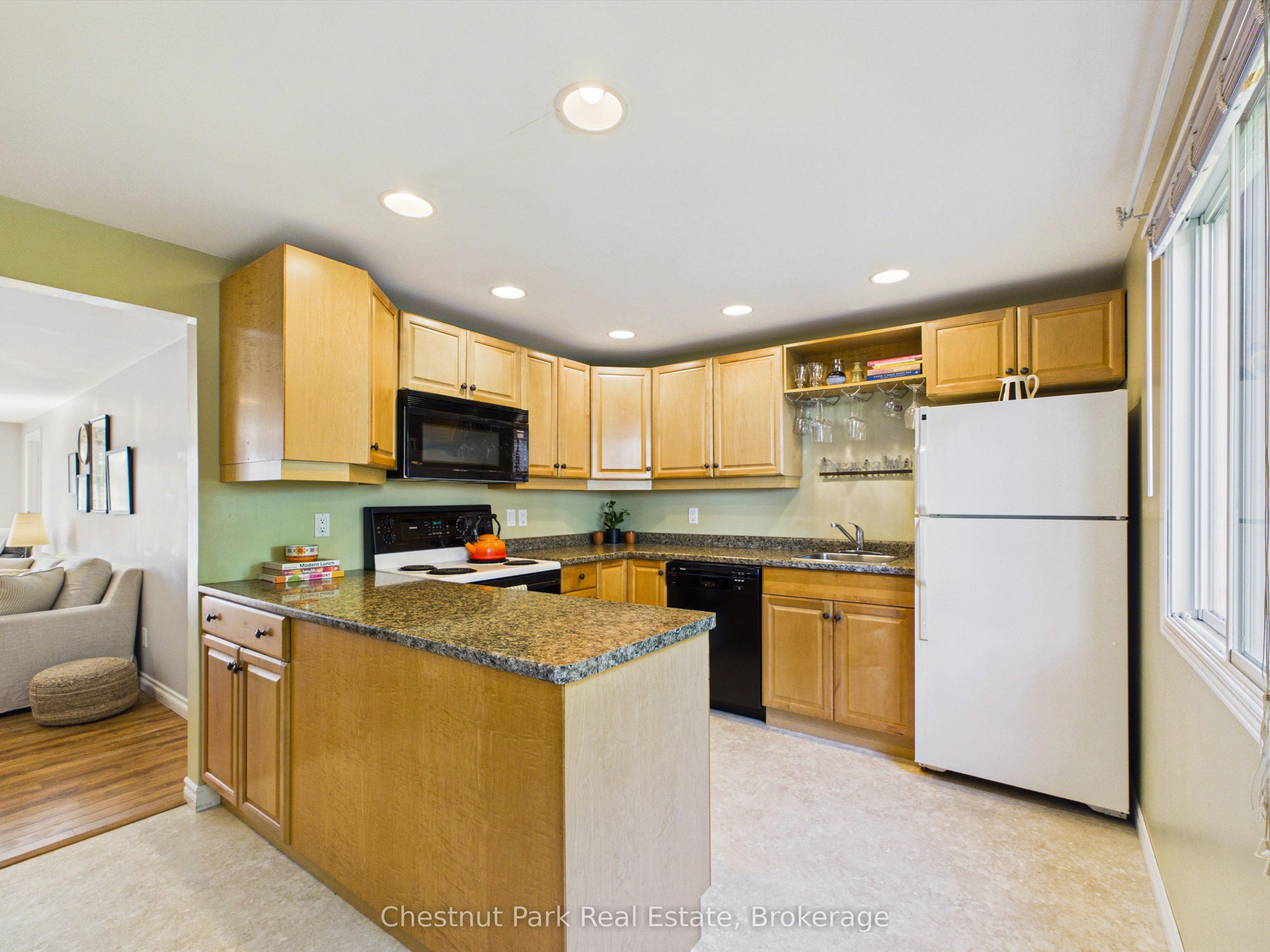 1014 Kelly Road, Lake of Bays, ON P0B 1A0 photo 3
