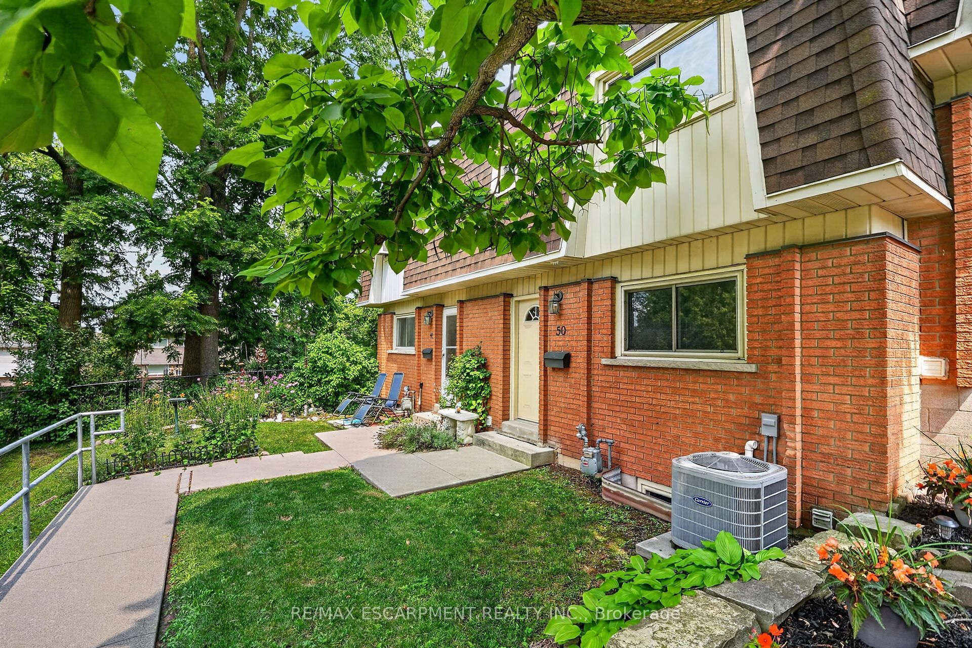 125 Bonaventure Drive 50, Hamilton, ON L9C 5Y9 photo 2