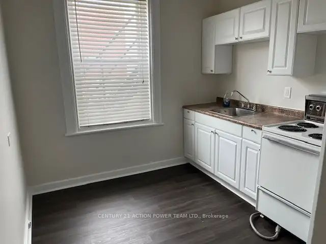 703 Cooper Street 1, Ottawa Centre, ON K1R 5J3 photo 3