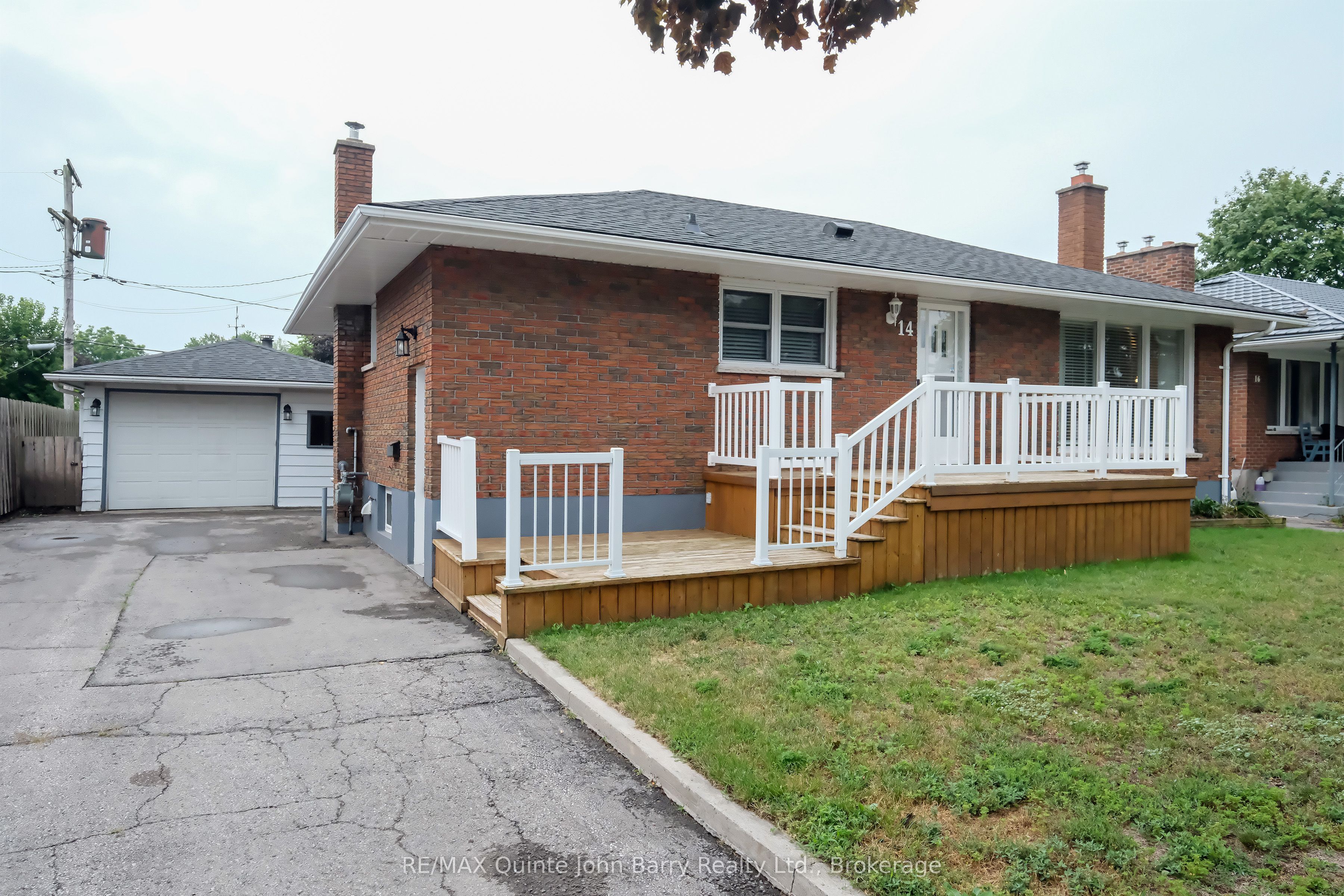 14 Gould Street, Quinte West, ON K8V 1Y6 photo 3