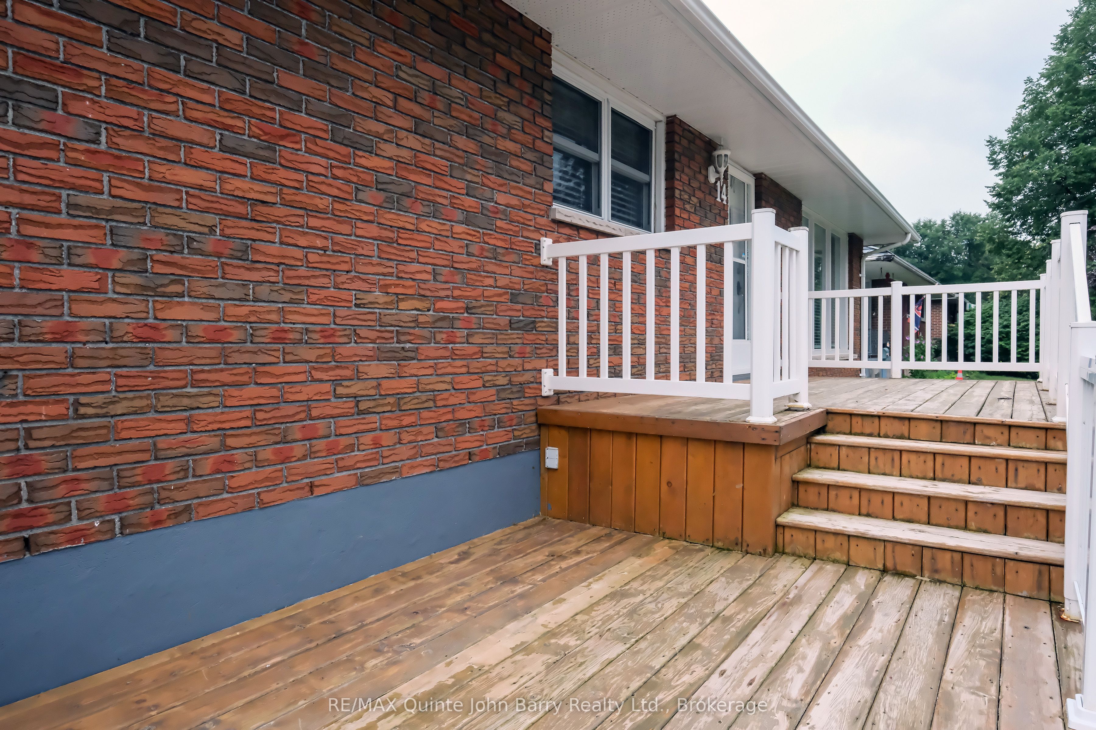 14 Gould Street, Quinte West, ON K8V 1Y6 photo 5