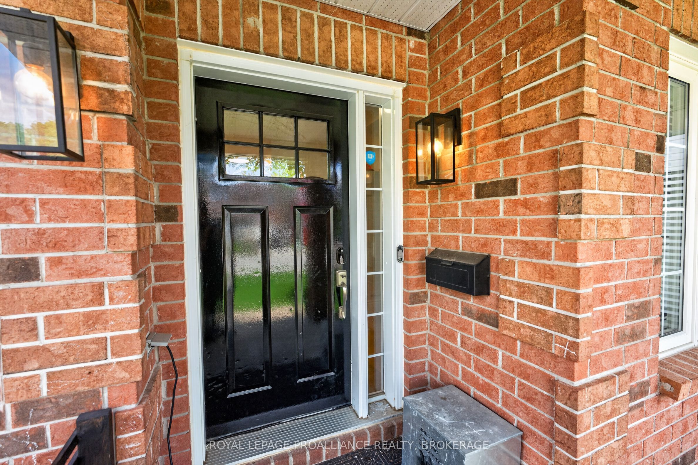 87 Dalgleish Avenue, Kingston, ON K7K 7E1 photo 3