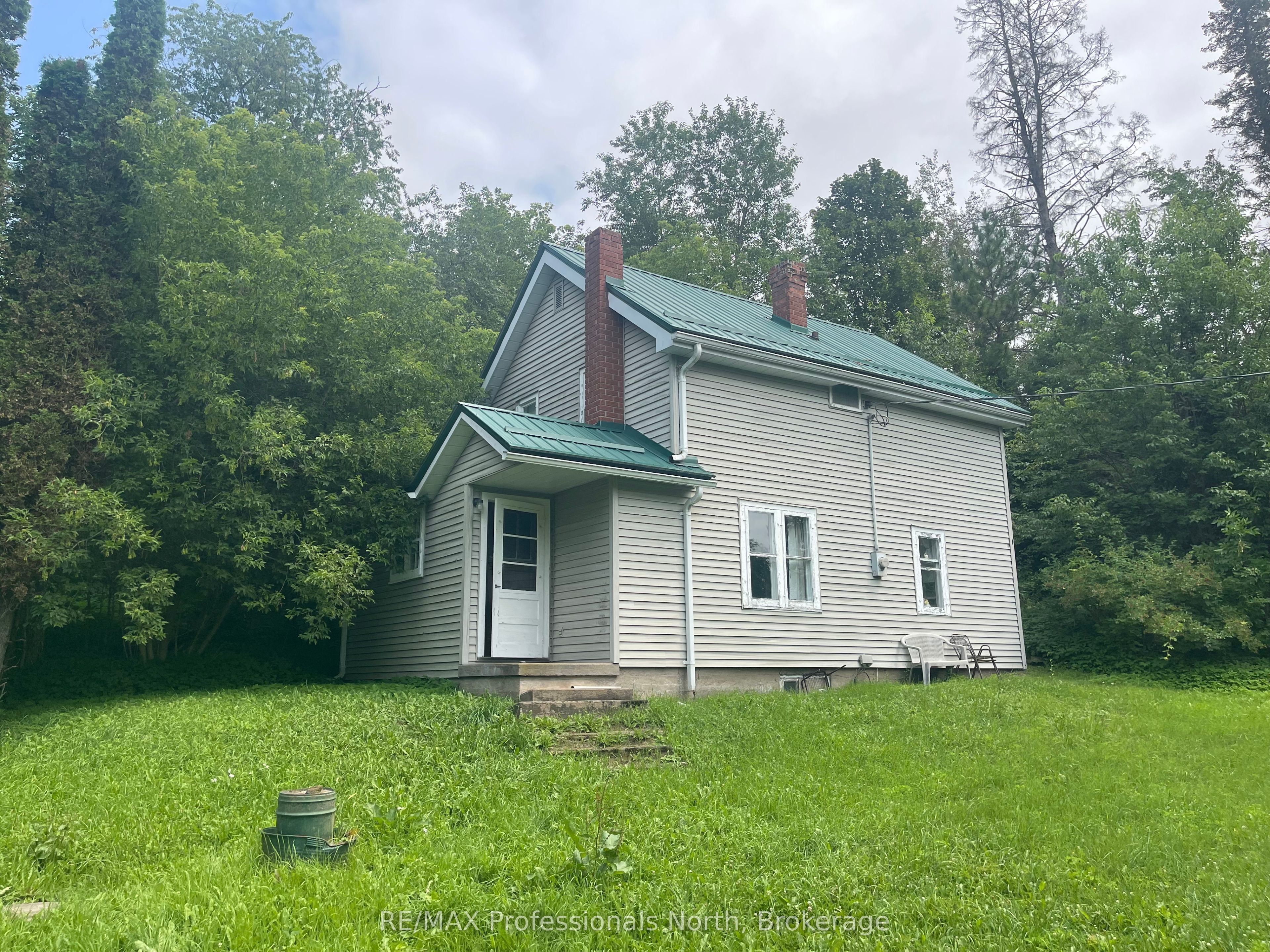 1038 Gooderham Street, Highlands East, ON K0M 1R0 photo 2
