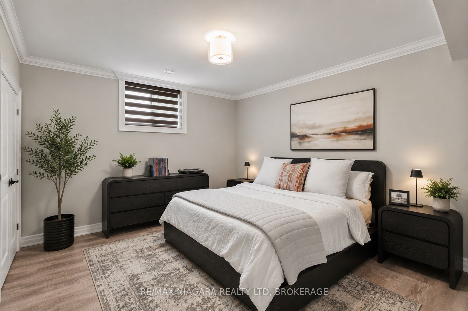 33 Cottage Street, Niagara-on-the-Lake, ON L0S 1J0