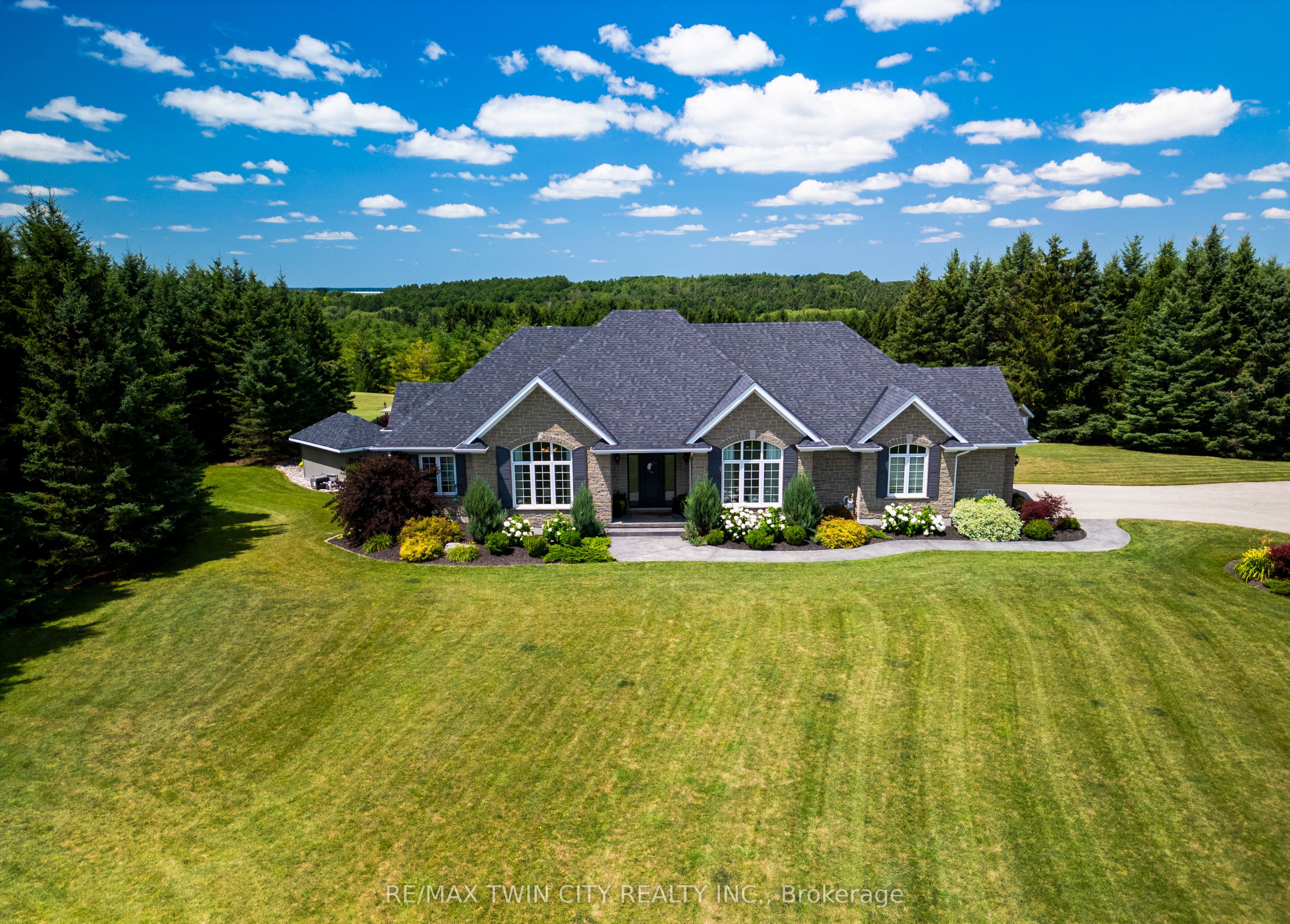 7118 Wellington Rd 11 Road, Mapleton, ON N0G 1P0