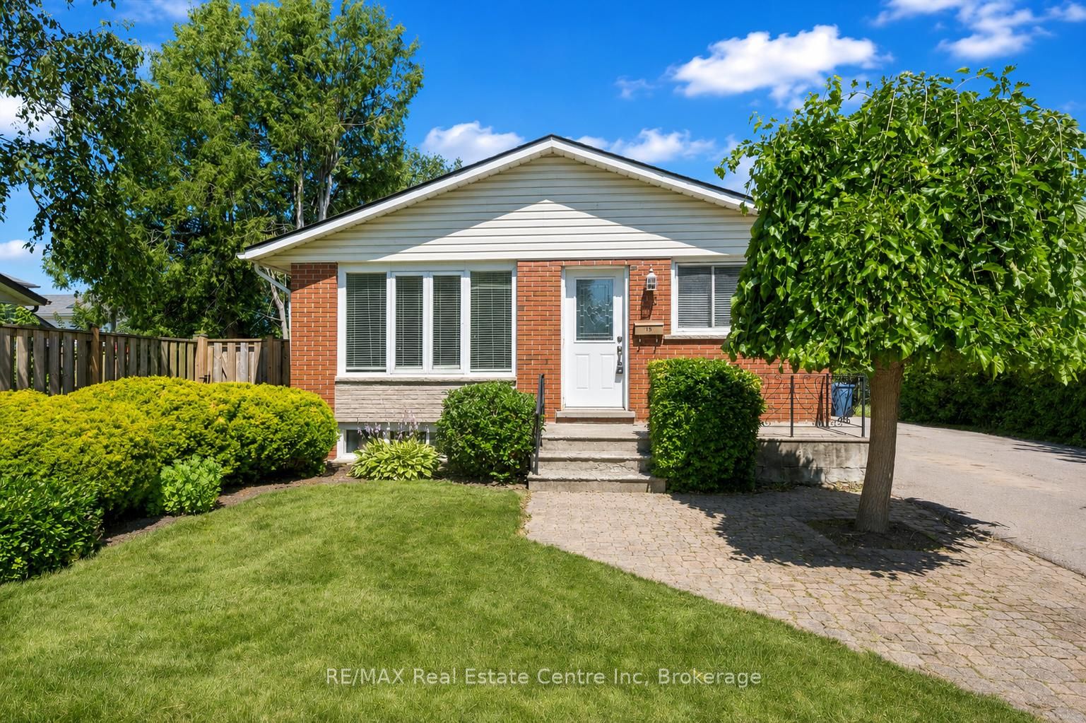 95 MOUNTFORD Drive, Guelph, ON N1E 6E7