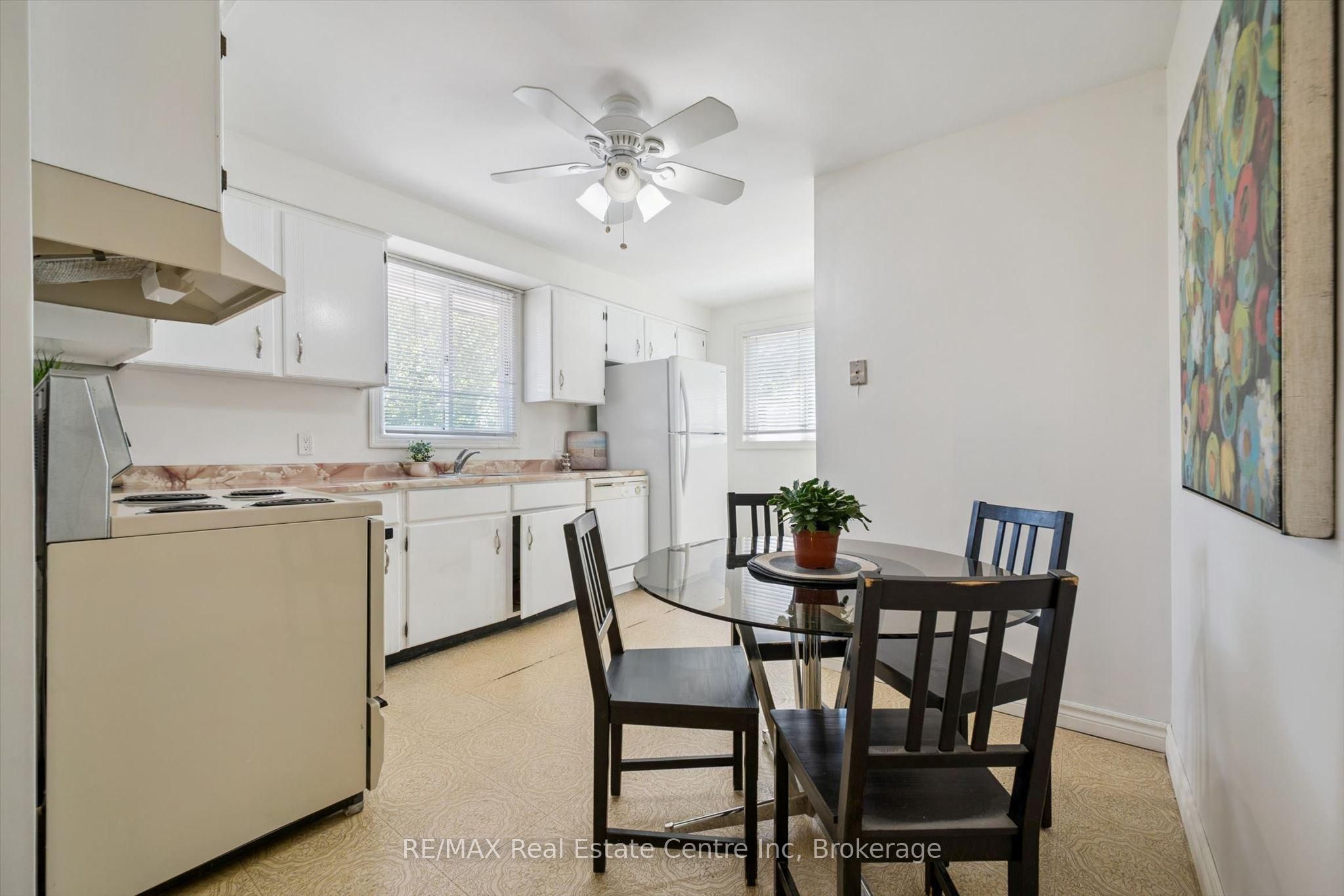 95 MOUNTFORD Drive, Guelph, ON N1E 6E7 photo 5