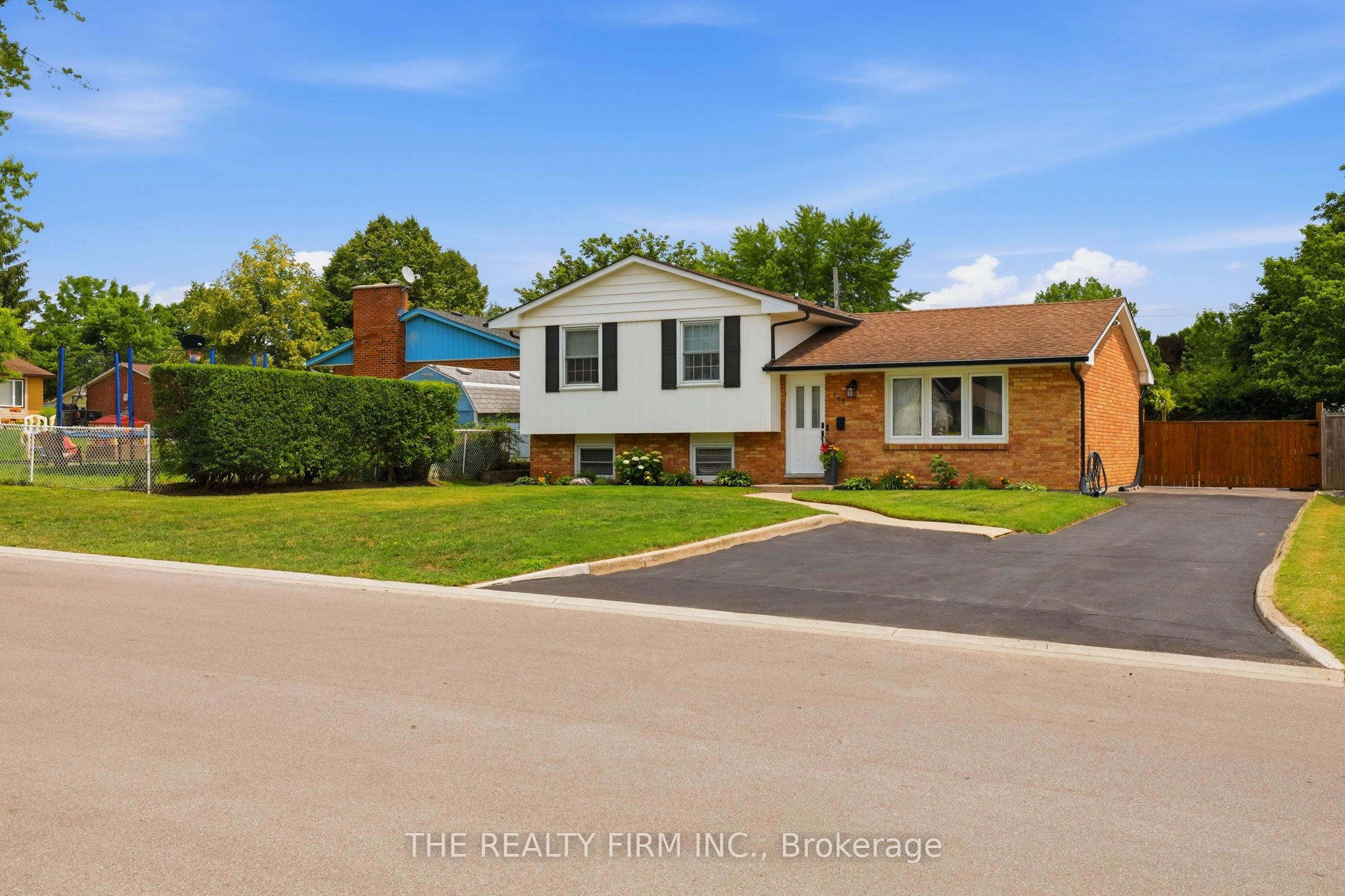162 Oakwood Drive, Thames Centre, ON N0L 1G3 photo 2