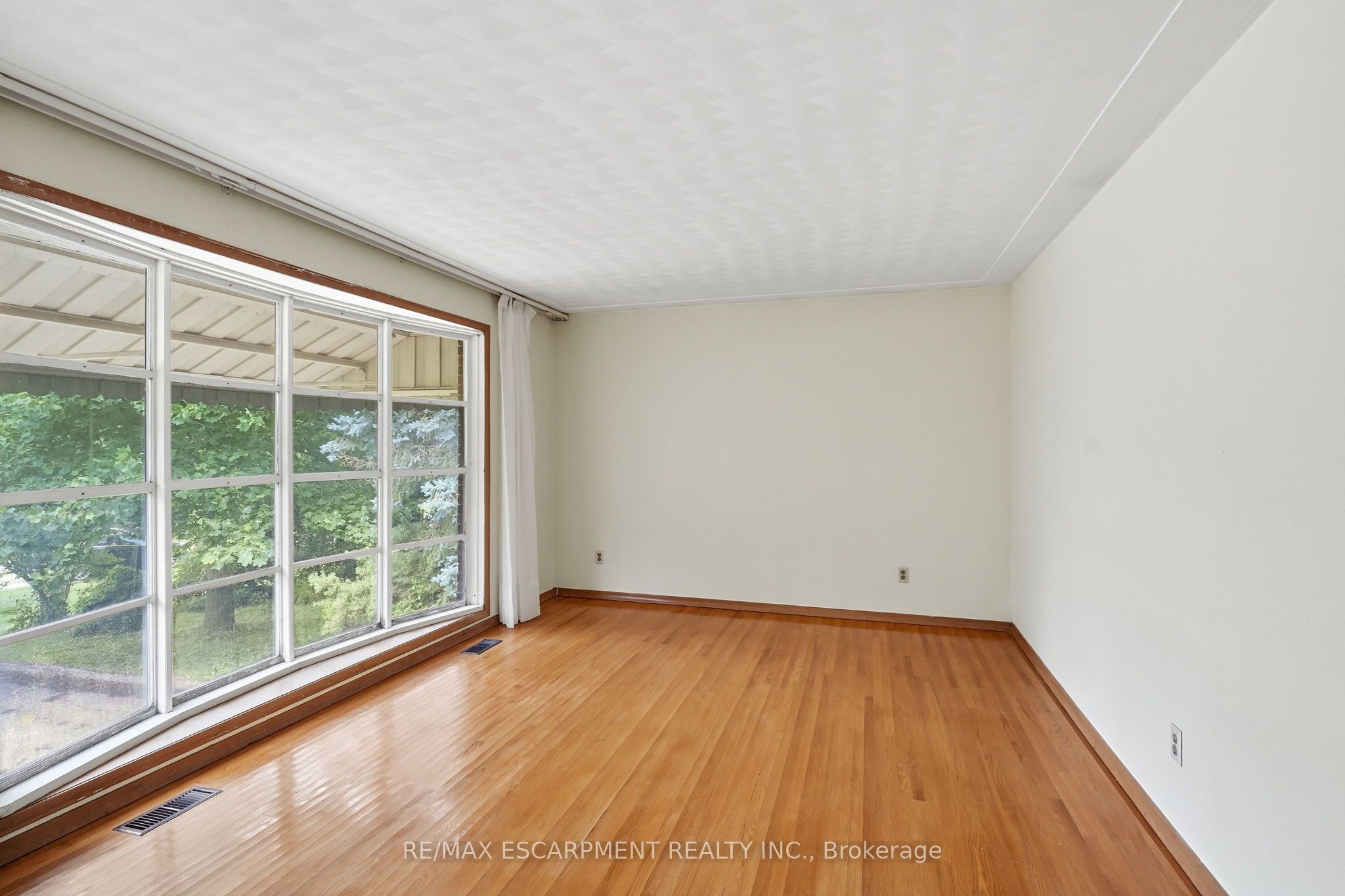 44 McDonald Court, Hamilton, ON L9H 7C4 photo 5
