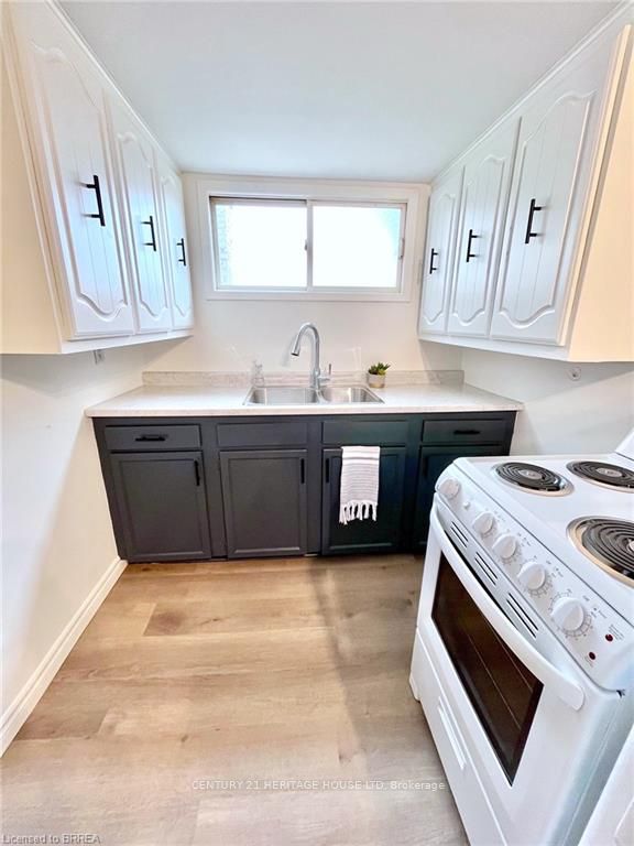 220 Nelson Street 3, Brantford, ON N3S 4C1