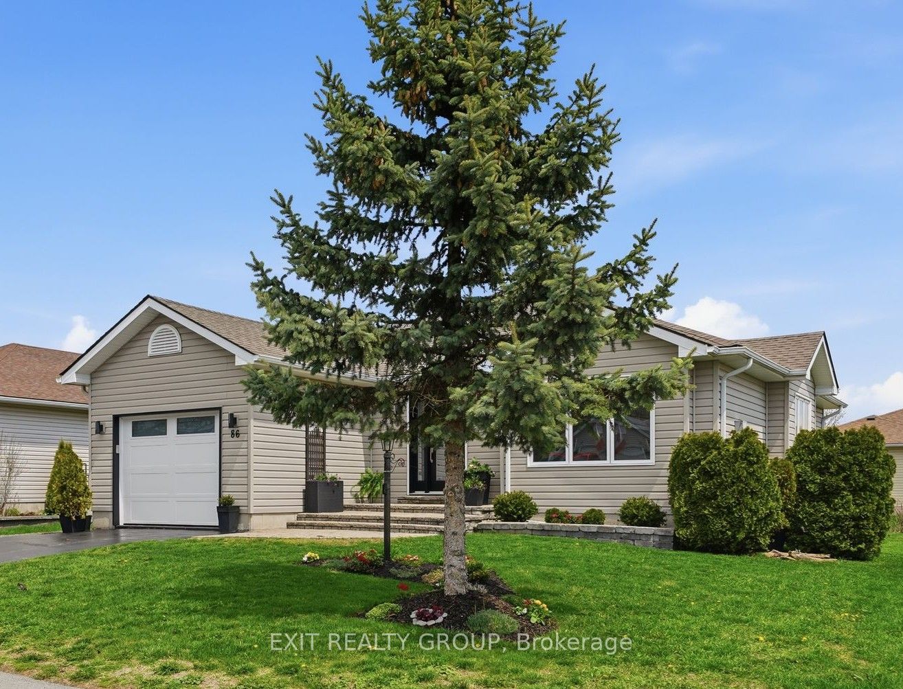 86 Sandbanks Court, Prince Edward County, ON K0K 3L0 photo 2