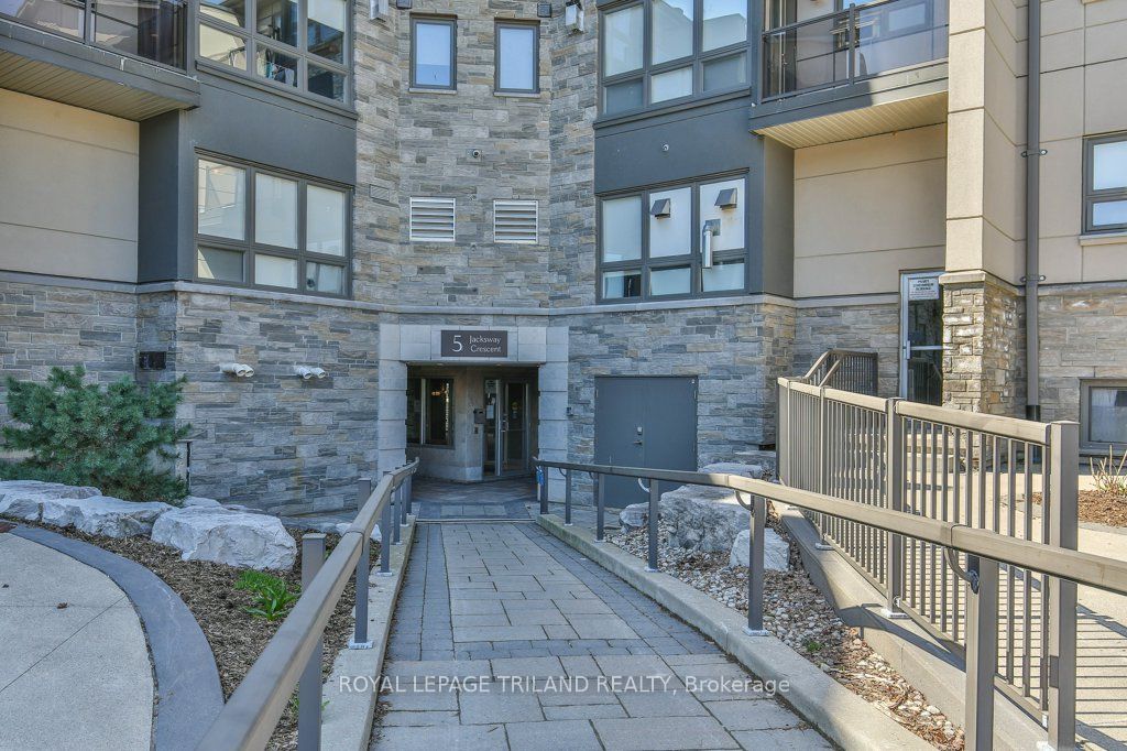 5 JACKSWAY Crescent 104, London North, ON N5X 3T6 photo 3