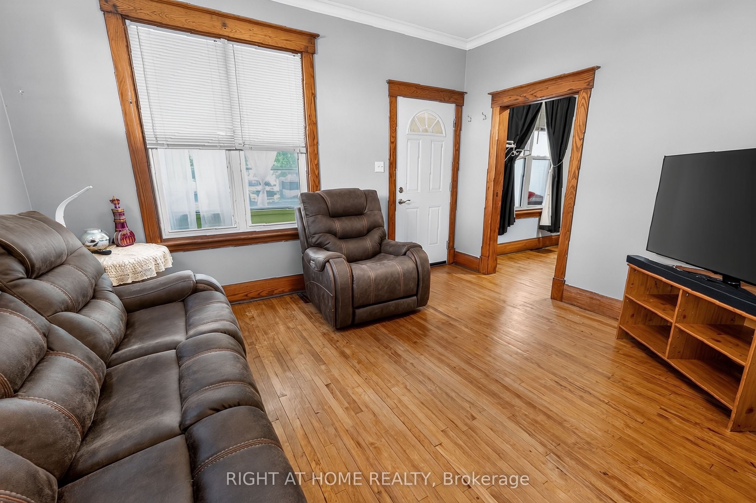 72 Maple Street, St. Thomas, ON N5R 1Z1 photo 3