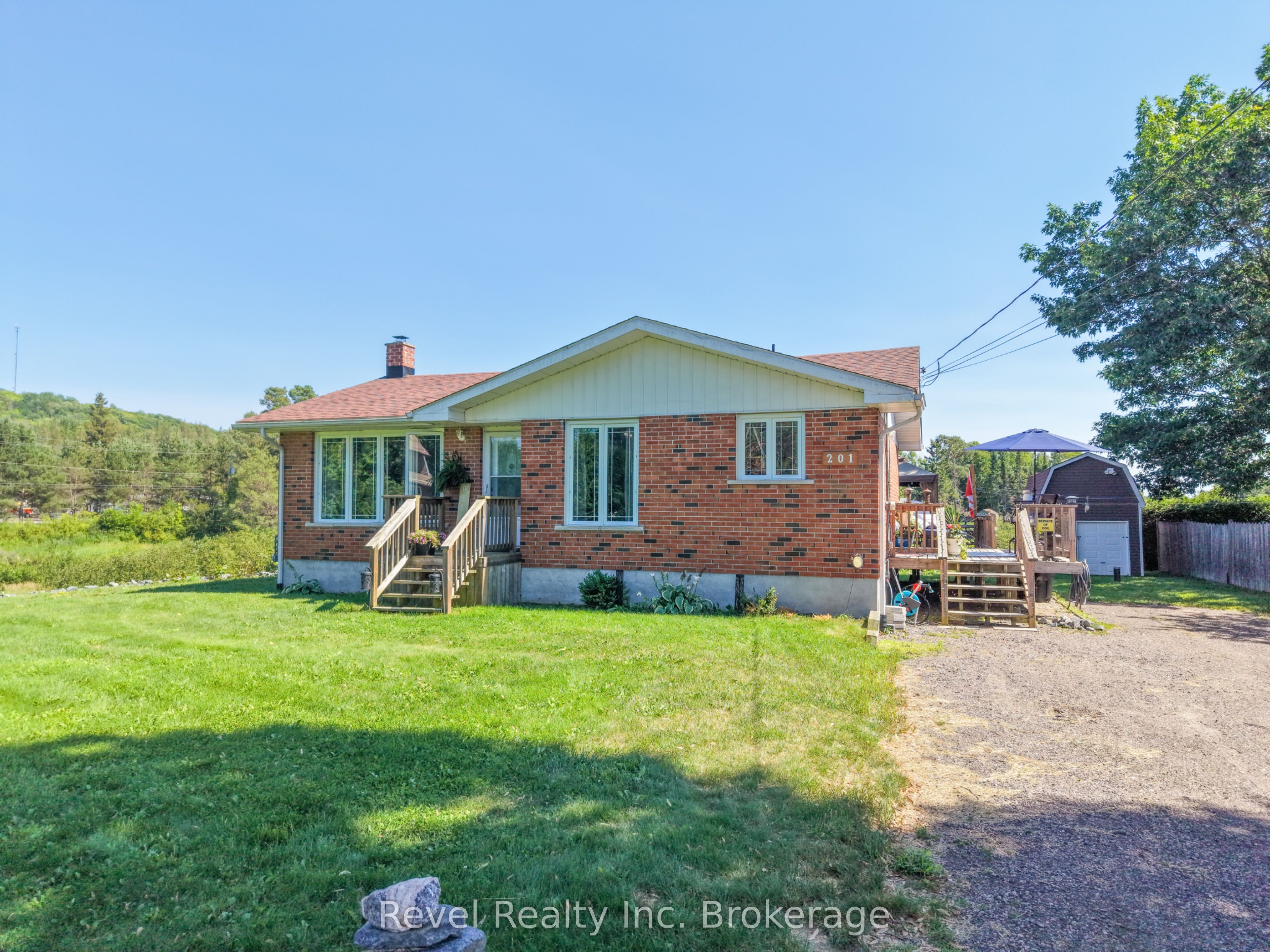 201 Bird Street, Powassan, ON P0H 2L0 photo 2