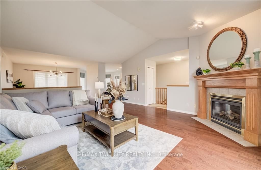 27 CHANDOS Drive, Kitchener, ON N2A 3C2 photo 5
