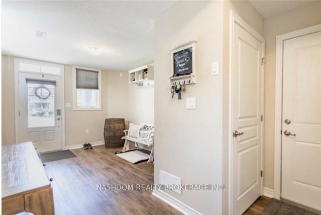 10 Egleston Lane, Hamilton, ON L6G 0G7 photo 2