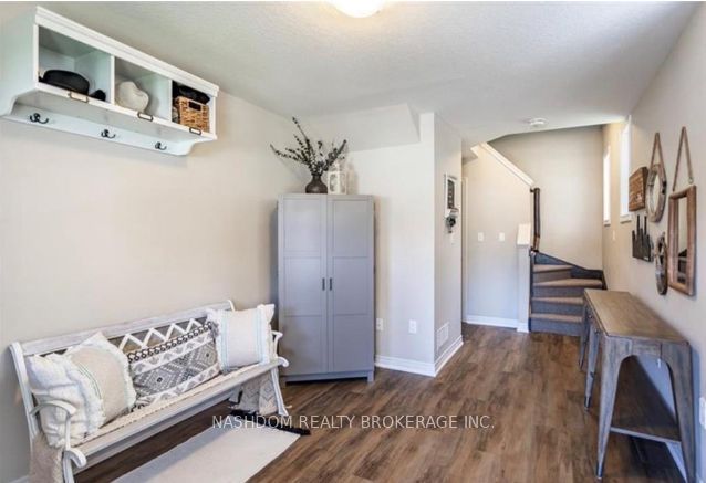 10 Egleston Lane, Hamilton, ON L6G 0G7 photo 3