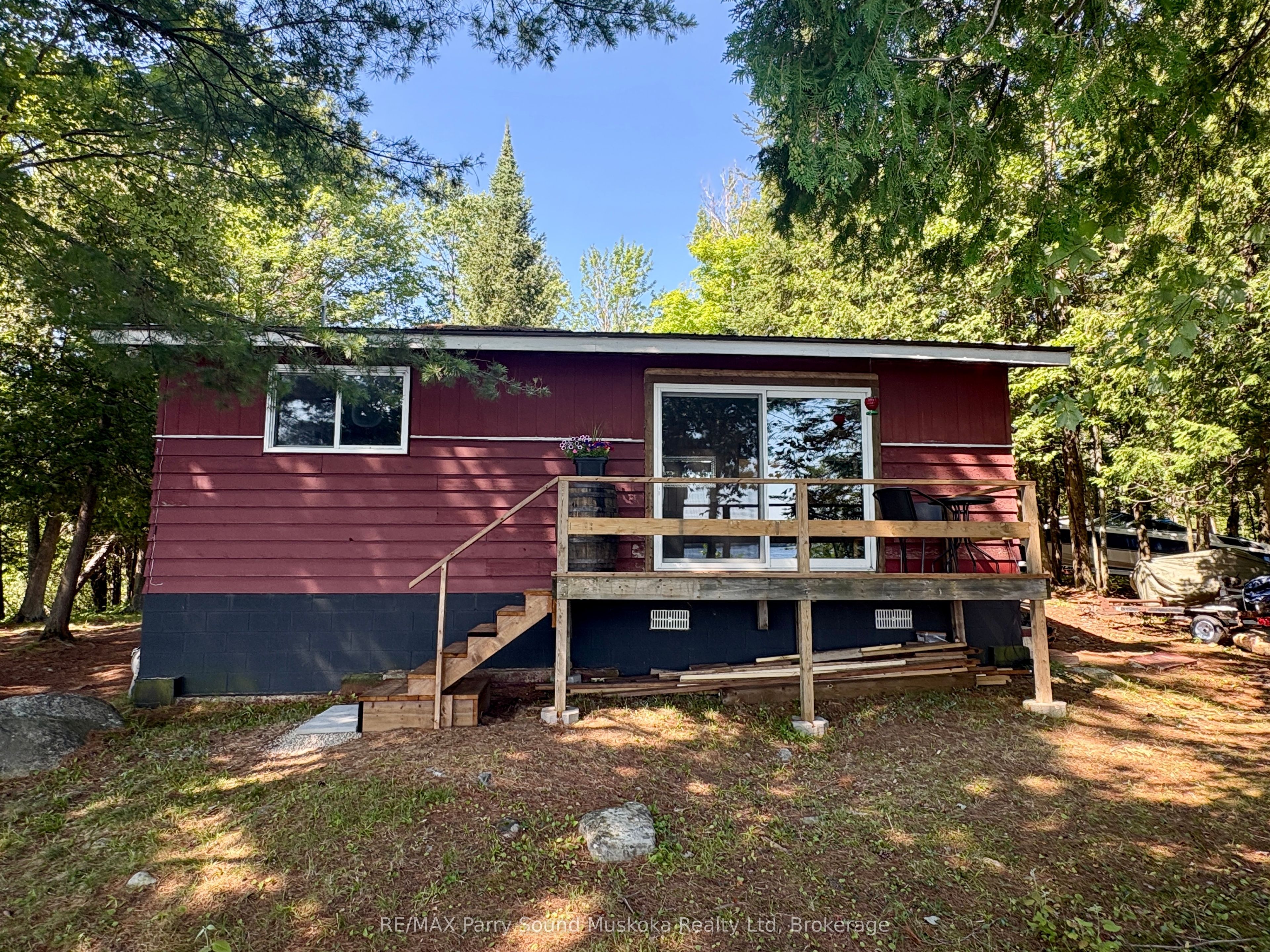3 Robinson Road, Magnetawan, ON P0A 1P0 photo 2