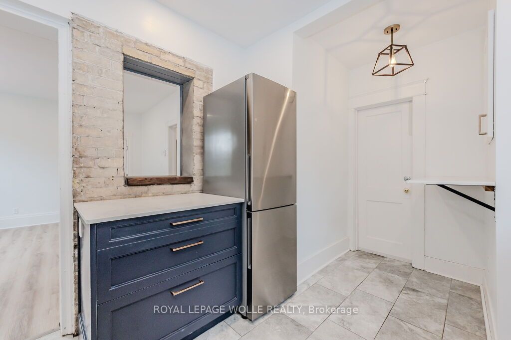 76 Wellington Street N A, Kitchener, ON N2H 5J6 photo 4