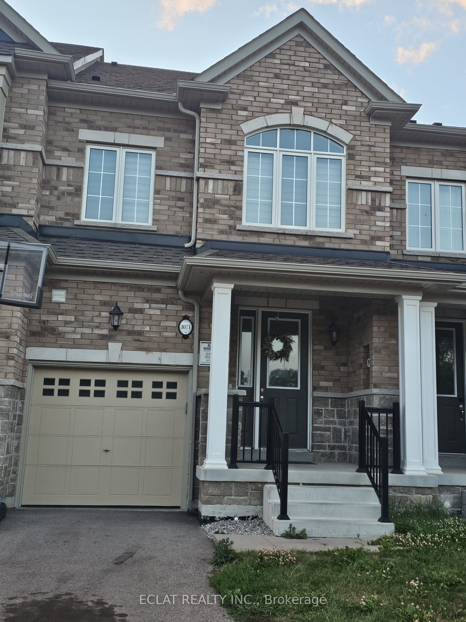 1071 Garner Road E, Hamilton, ON L9G 0G9