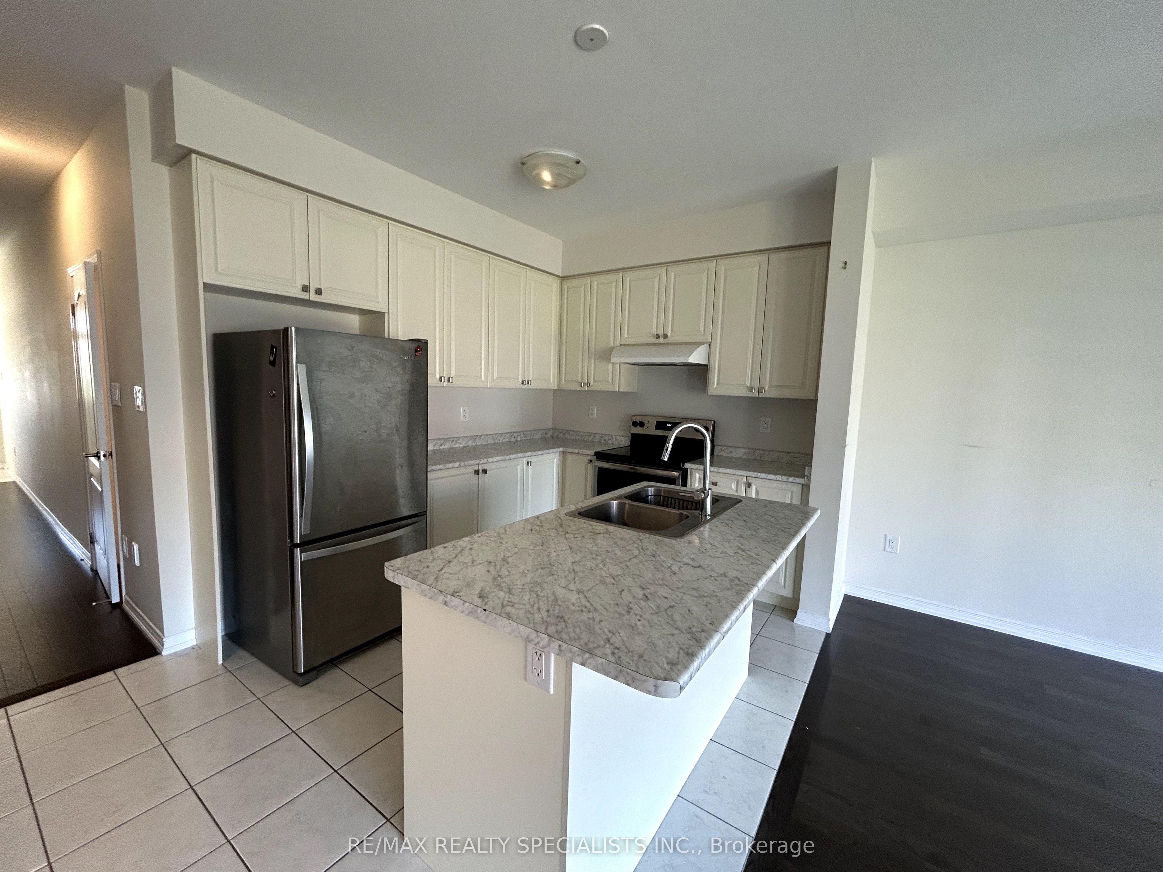8749 SOURGUM Avenue, Niagara Falls, ON L2H 3S3 photo 4