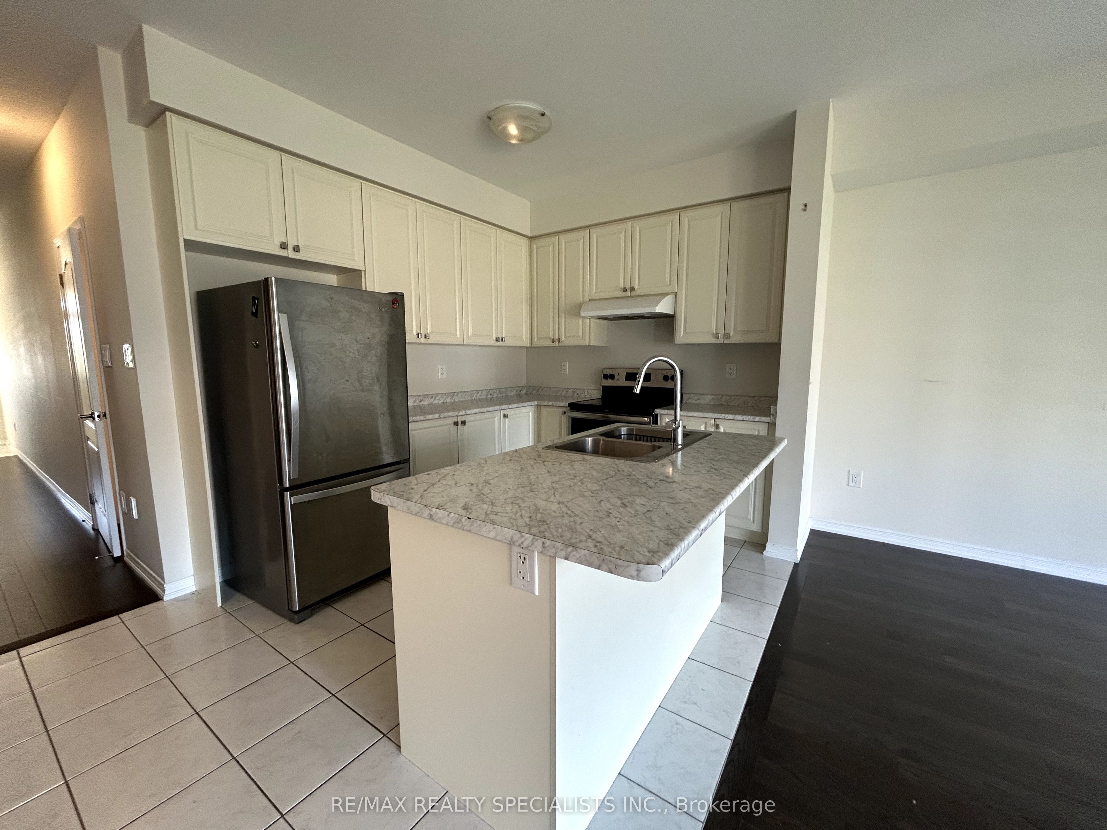 8749 SOURGUM Avenue, Niagara Falls, ON L2H 3S3 photo 5