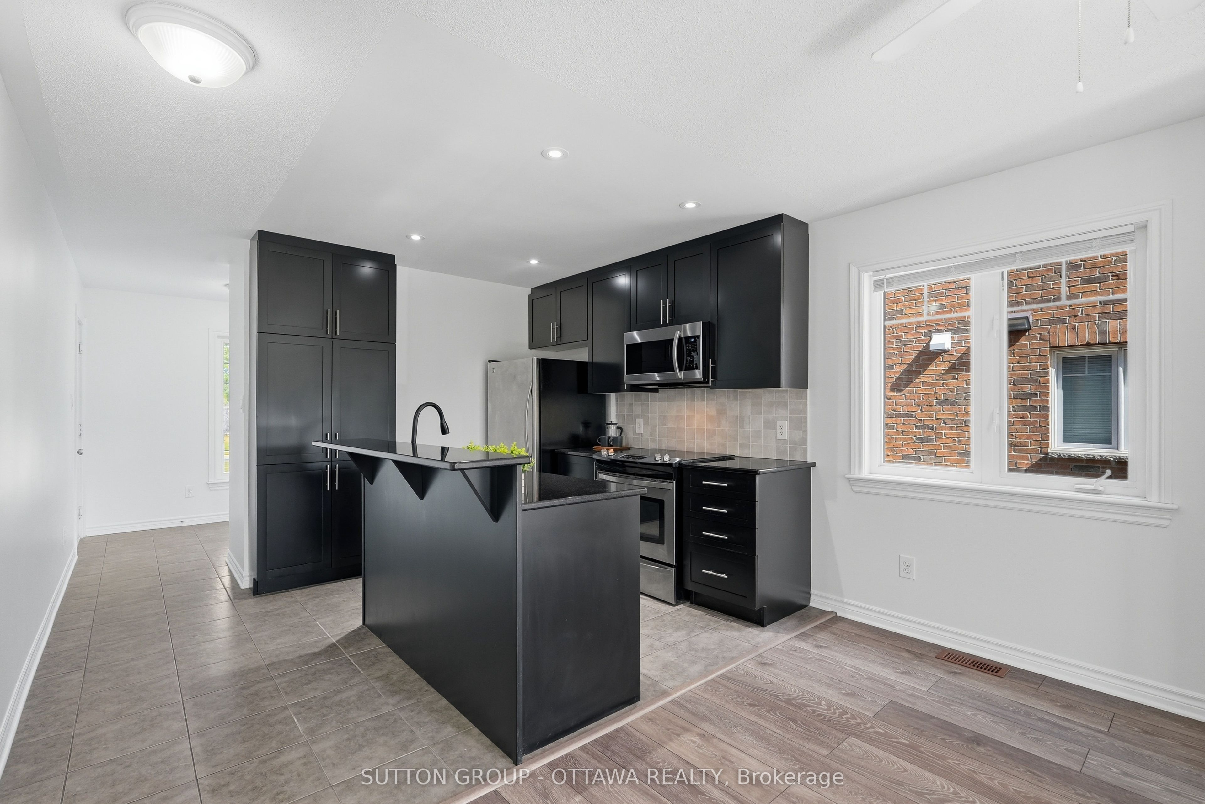 2563 Longfields Drive, Barrhaven, ON K2J 2L7 photo 4