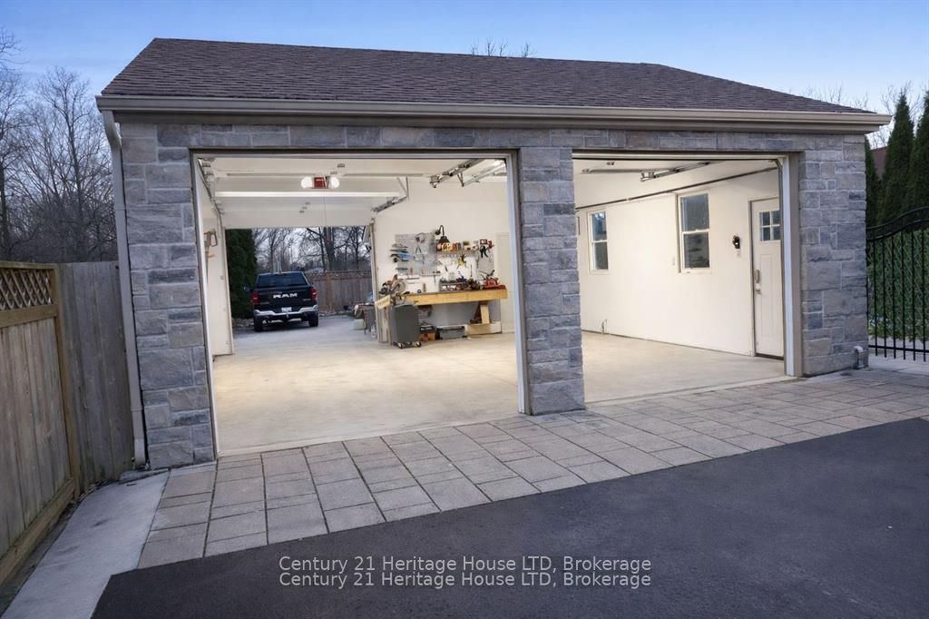6021 Montrose Road, Niagara Falls, ON L2H 1L4