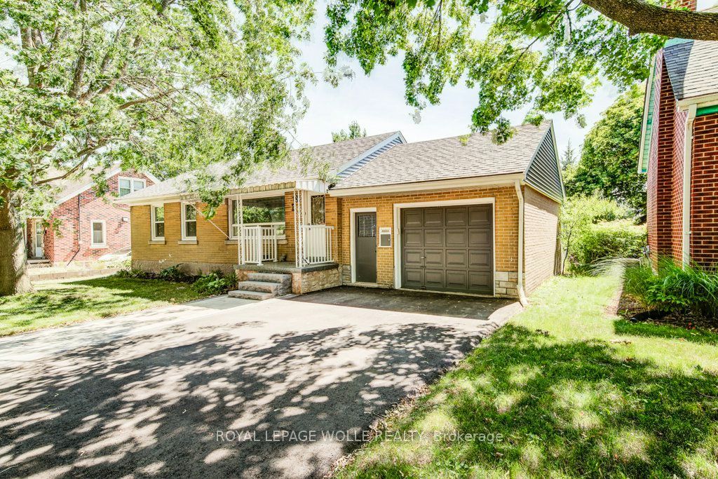 17 Crestwood Avenue, Kitchener, ON N2H 4K6 photo 3