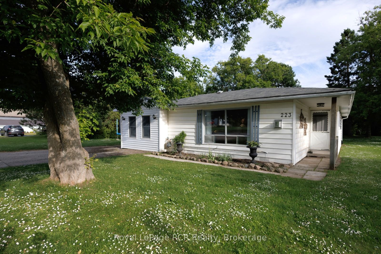 223 Division Street, South Bruce Peninsula, ON N0H 2T0 photo 4