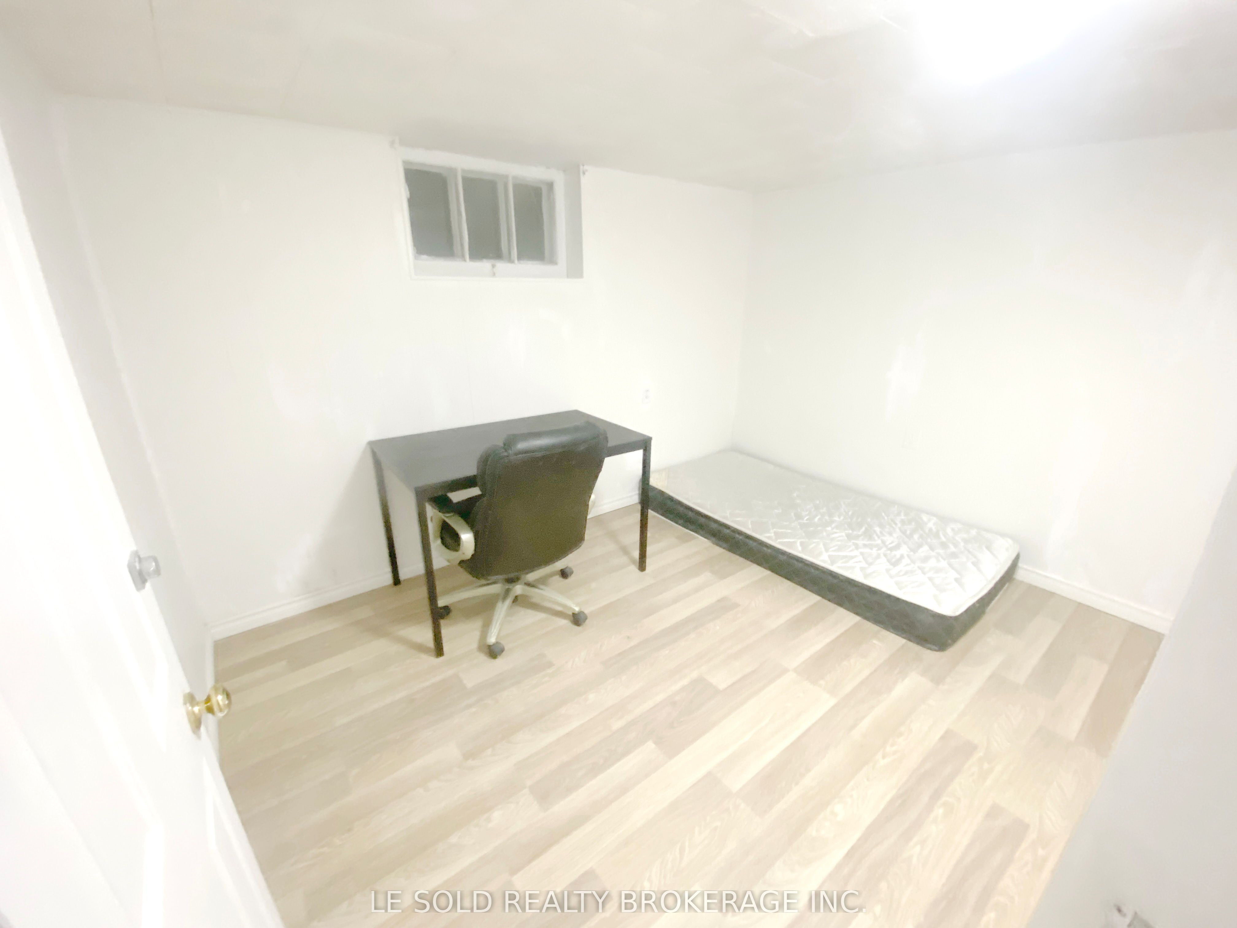 112 Leland Street Room Bsmt, Hamilton, ON L8S 3A2 photo 5