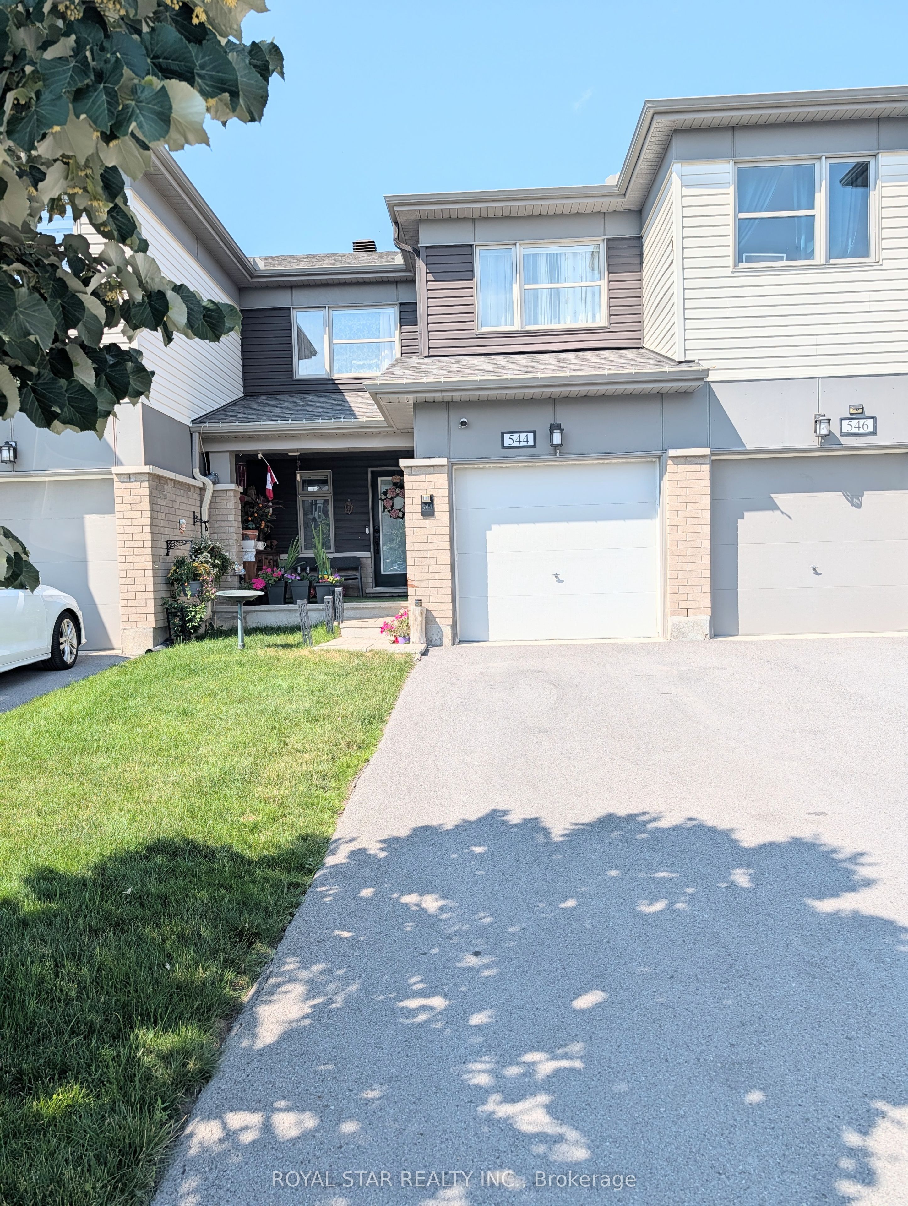 544 Roundleaf Way, Kanata, ON K2V 0K1