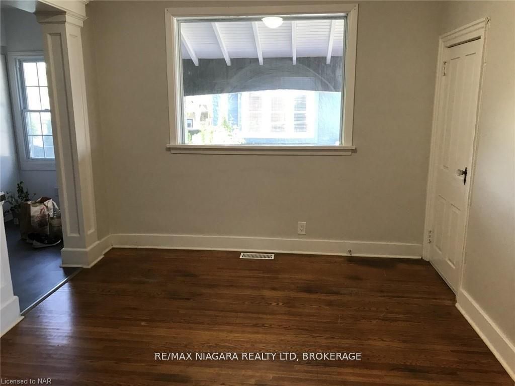 3 Greenlaw Place main floor, St. Catharines, ON L2R 4S5 photo 4