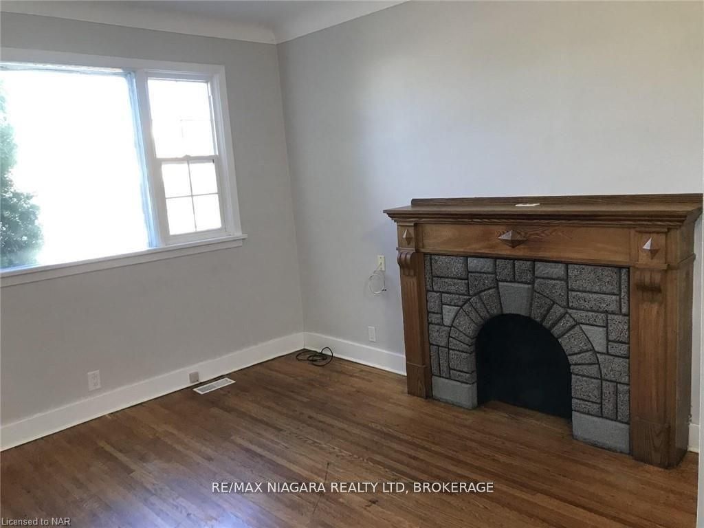 3 Greenlaw Place main floor, St. Catharines, ON L2R 4S5 photo 5