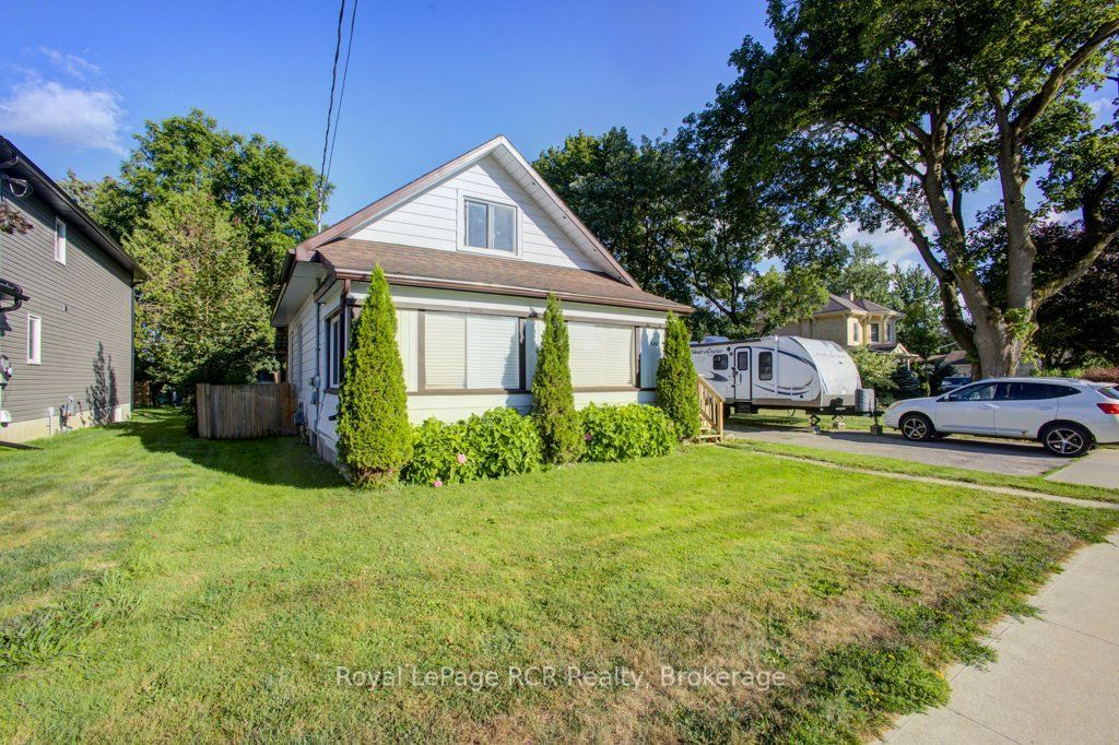 330 York Street, Minto, ON N0G 2P0