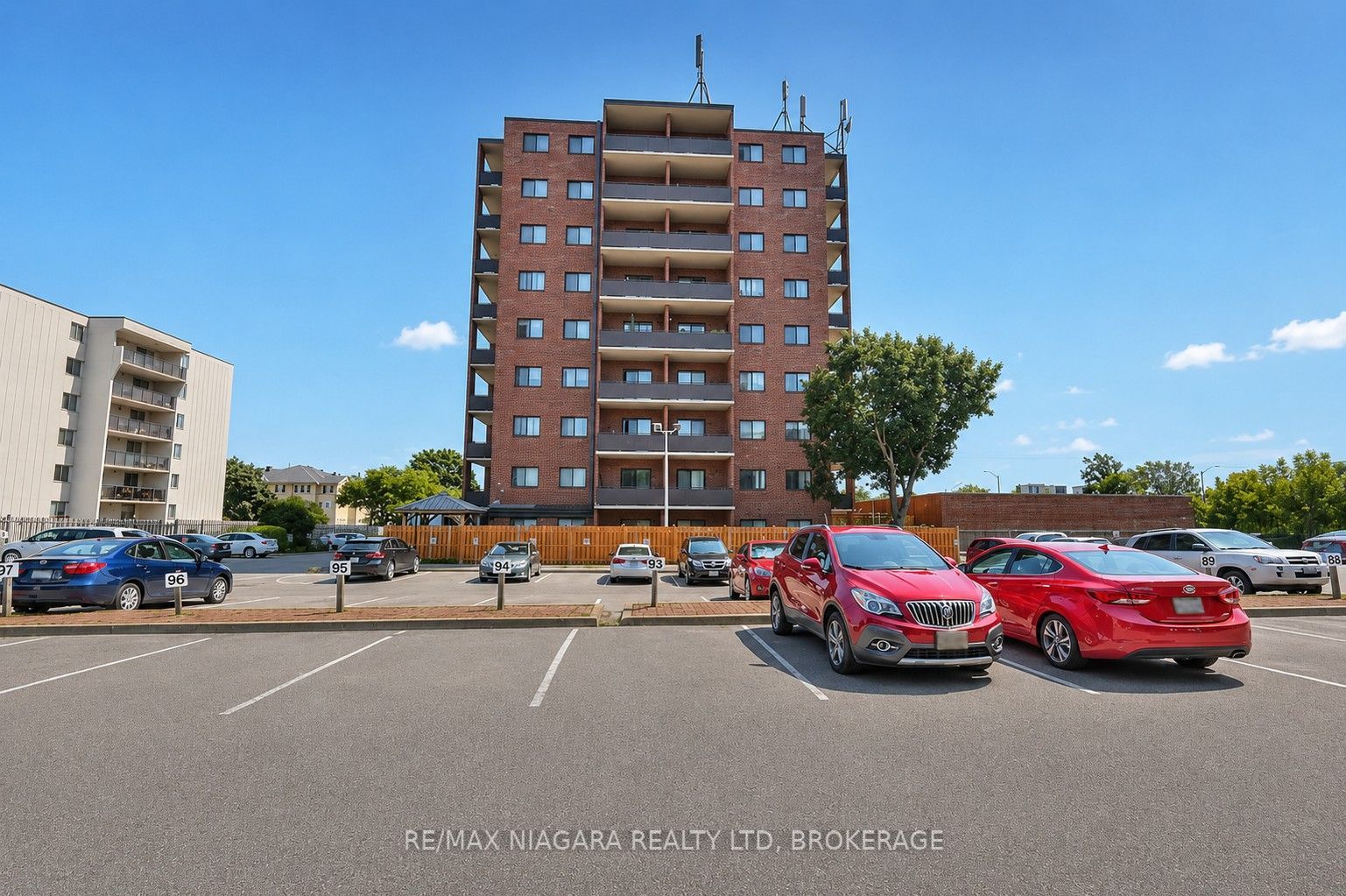 3955 Portage Road 507, Niagara Falls, ON L2J 3W2 photo 2