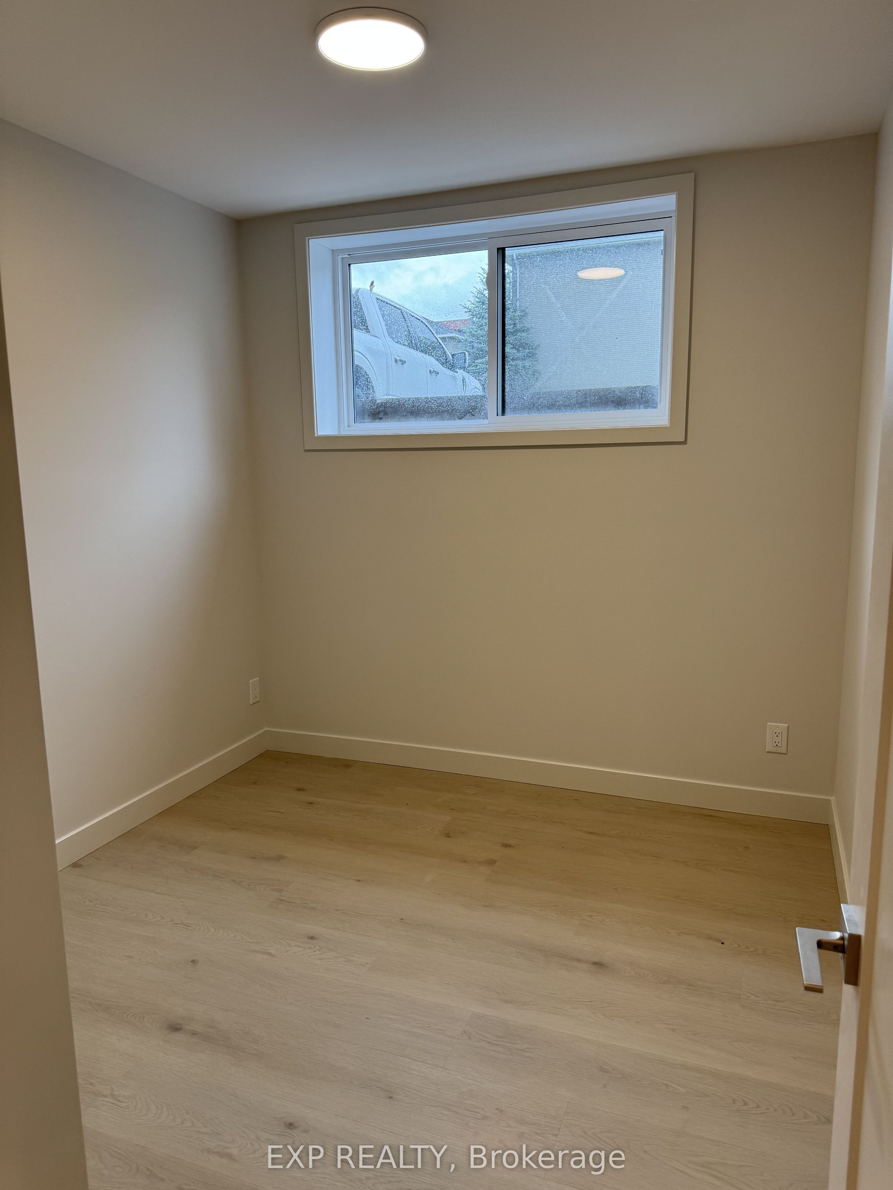 1301 Dorchester Avenue 1, Carlington - Central Park, ON K1Z 8E8 photo 5