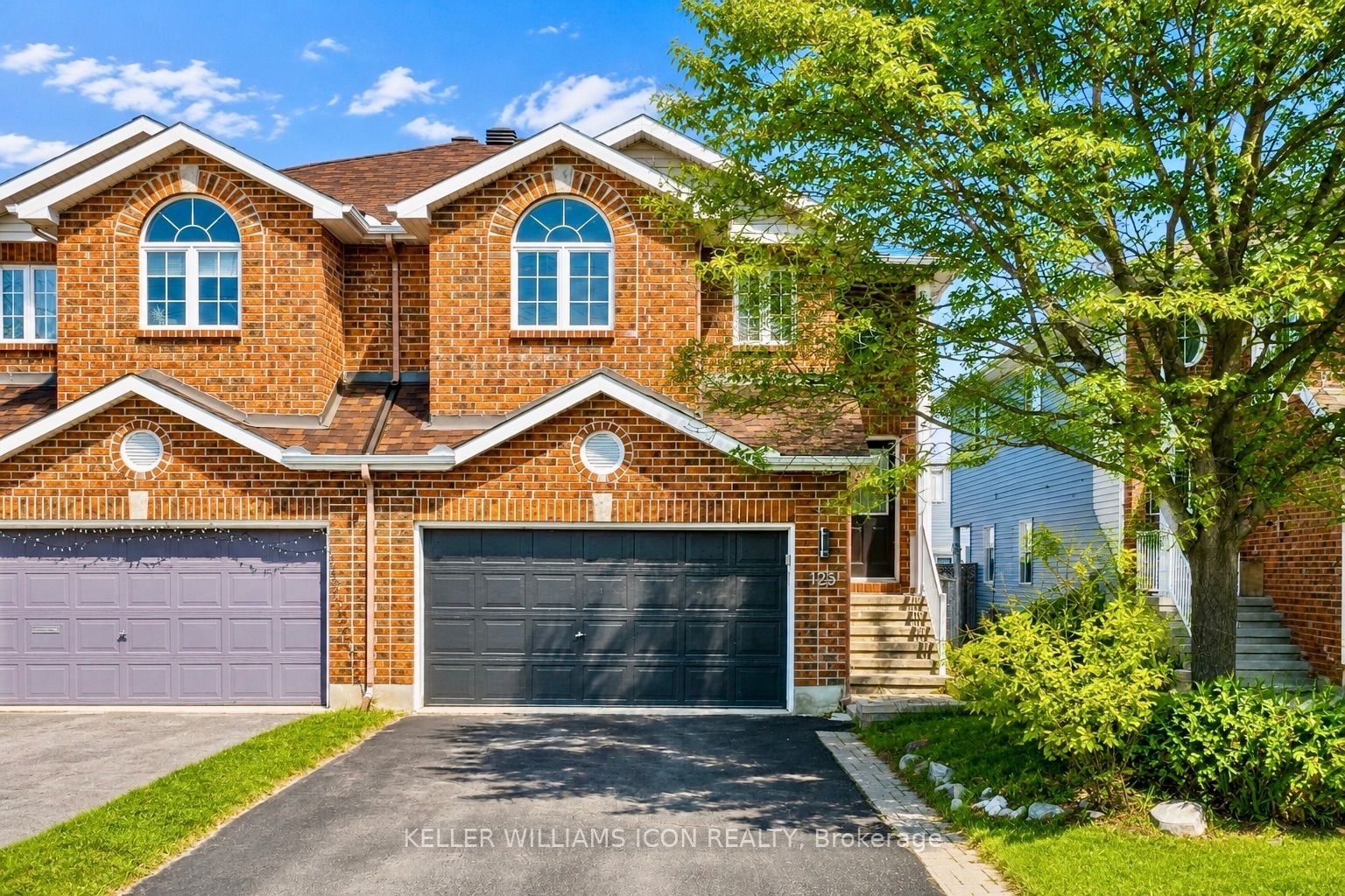125 Castle Glen Crescent, Kanata, ON K2L 4G9