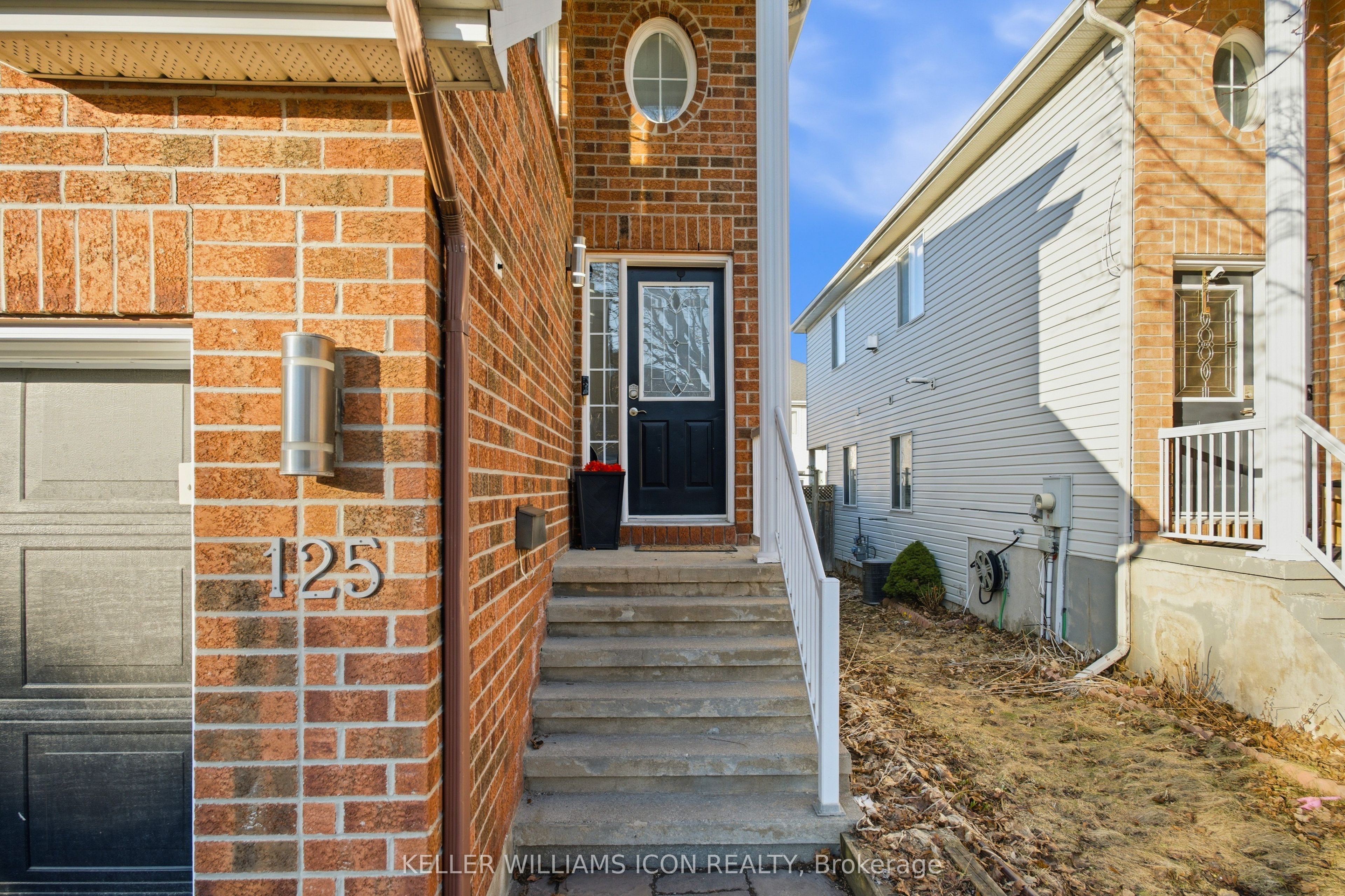 125 Castle Glen Crescent, Kanata, ON K2L 4G9 photo 4