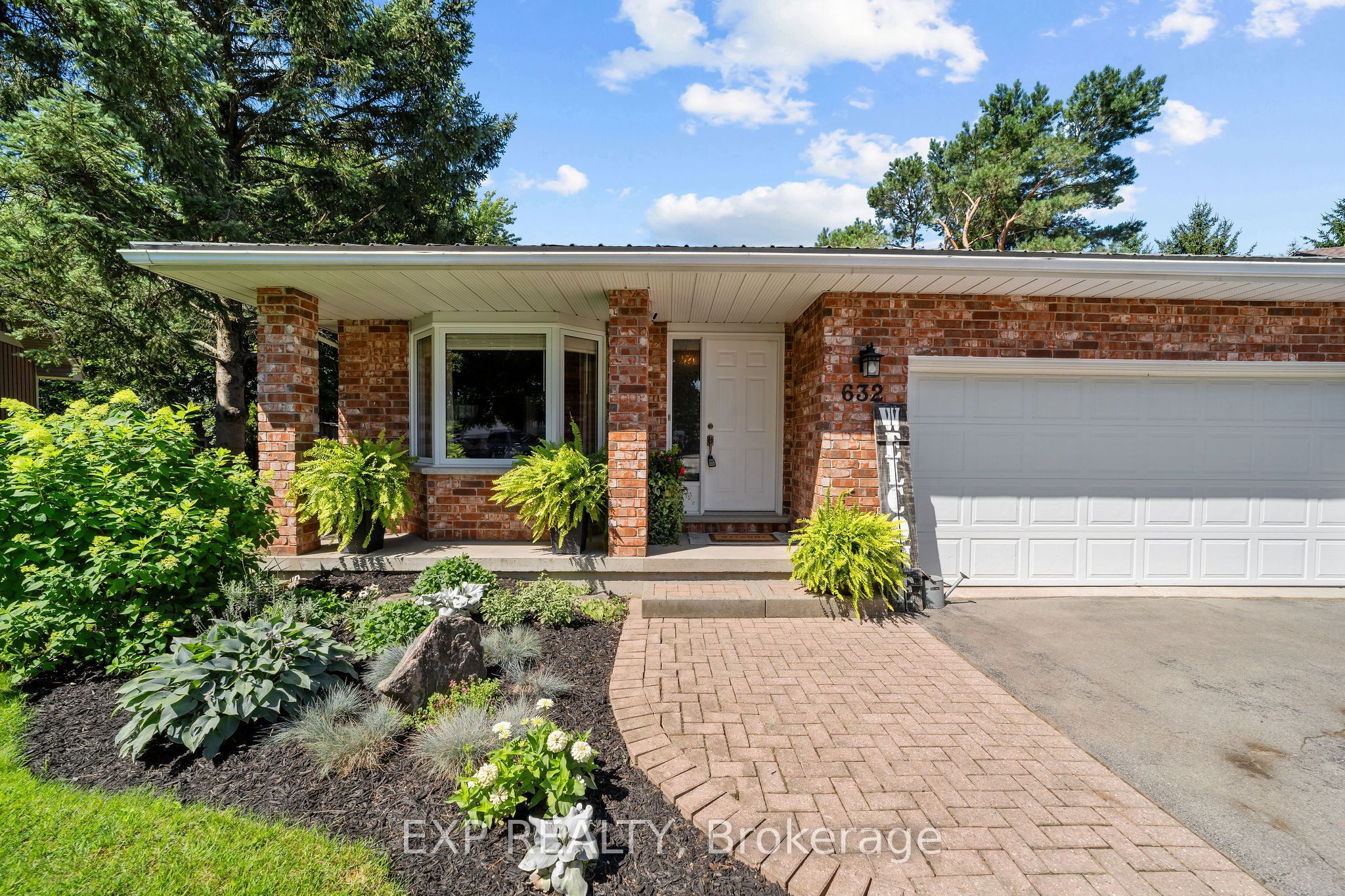 632 Hoover Place, Strathroy-Caradoc, ON N0L 1W0 photo 3