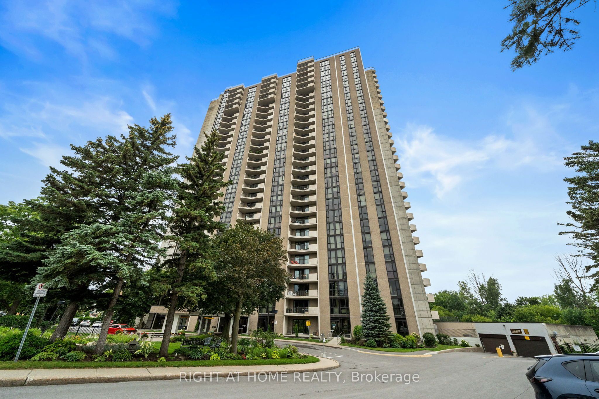 1025 RICHMOND Road 503, Woodroffe, ON K2B 8G8 photo 2