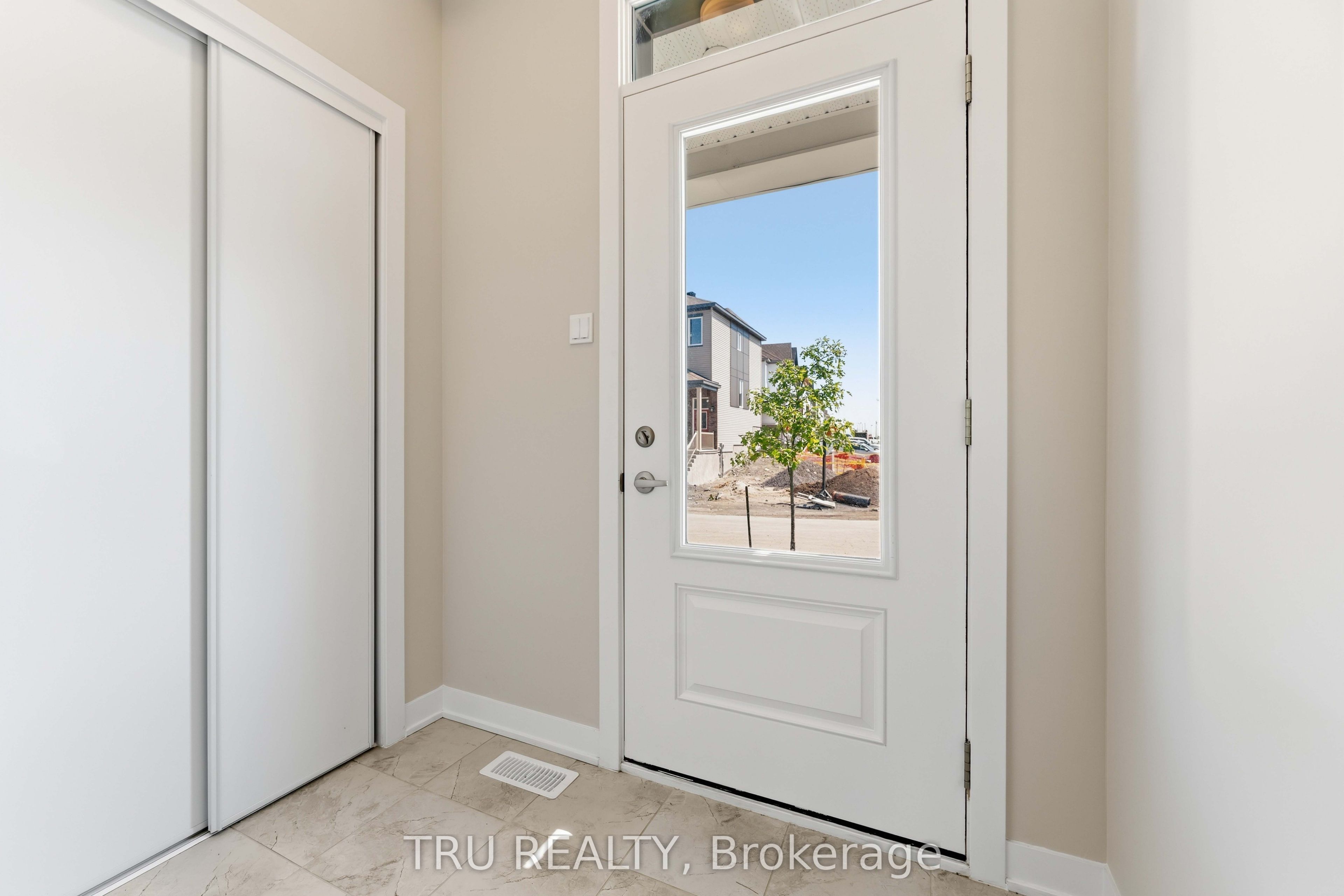 706 Expansion Road, Barrhaven, ON K2J 7G4 photo 3